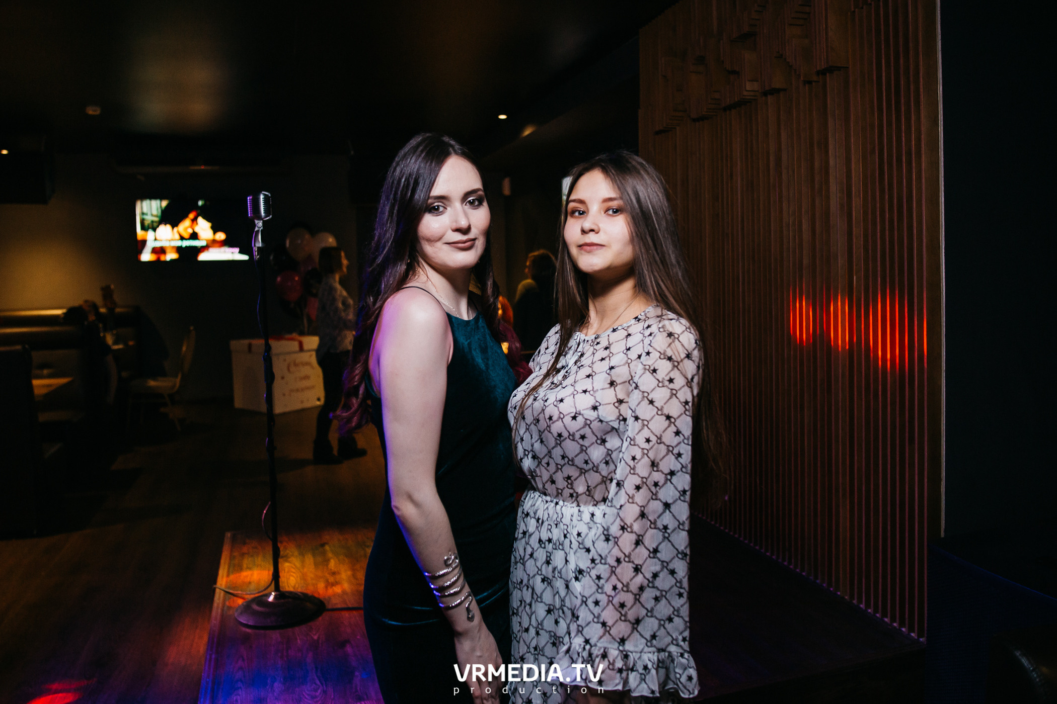 Выходные в баре «DOSKI»