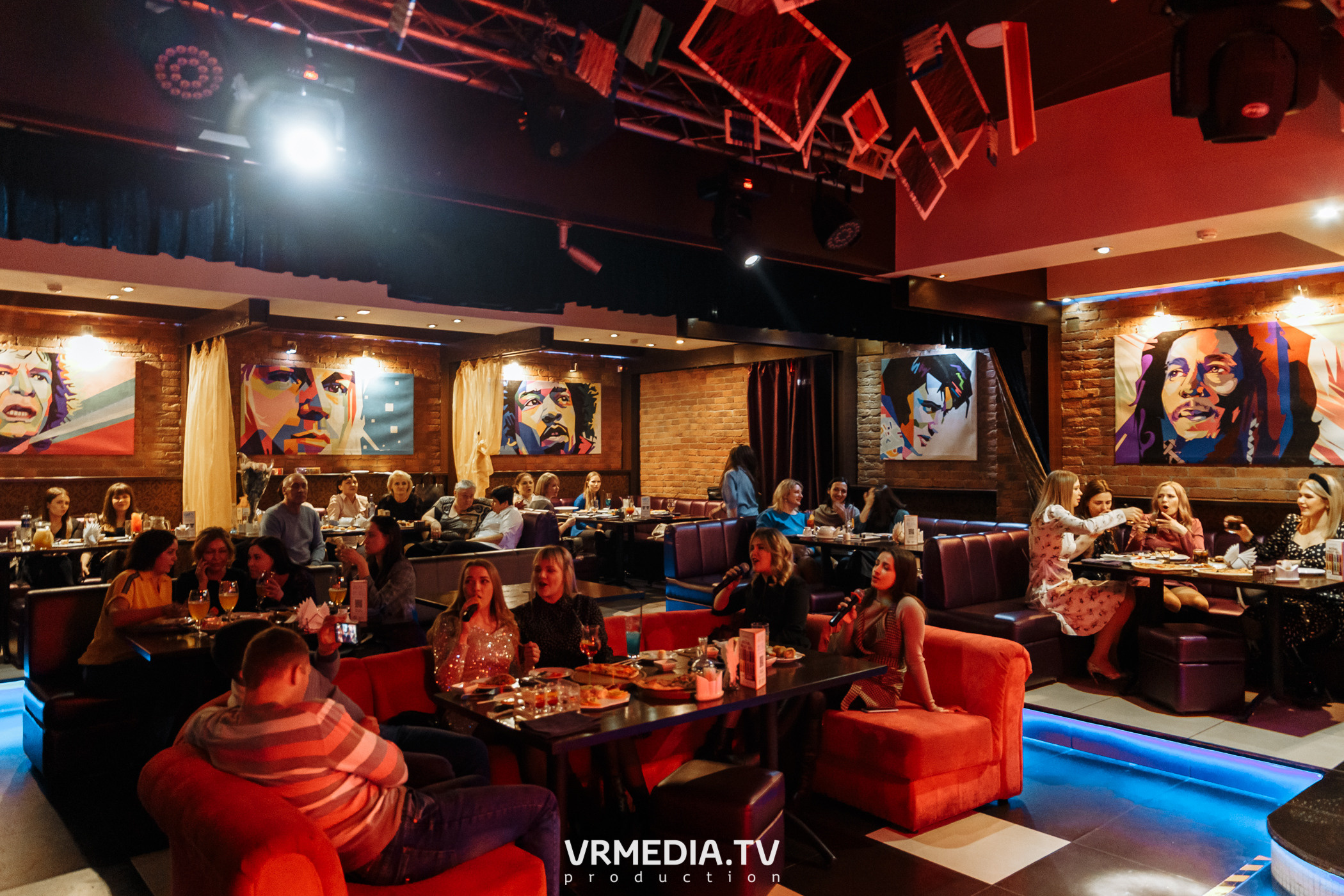 Международный женский день в караоке-баре «Четыре стихии»