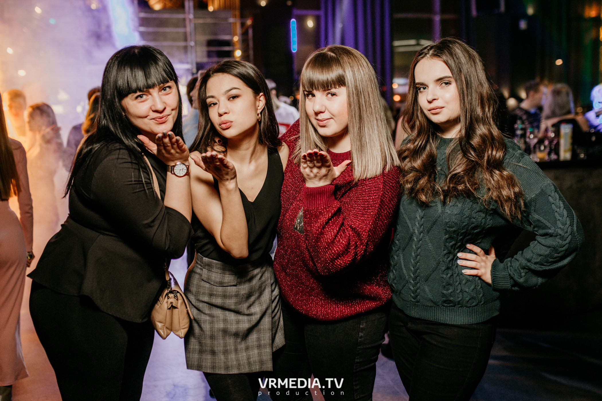 Выходные в баре «DOSKI»