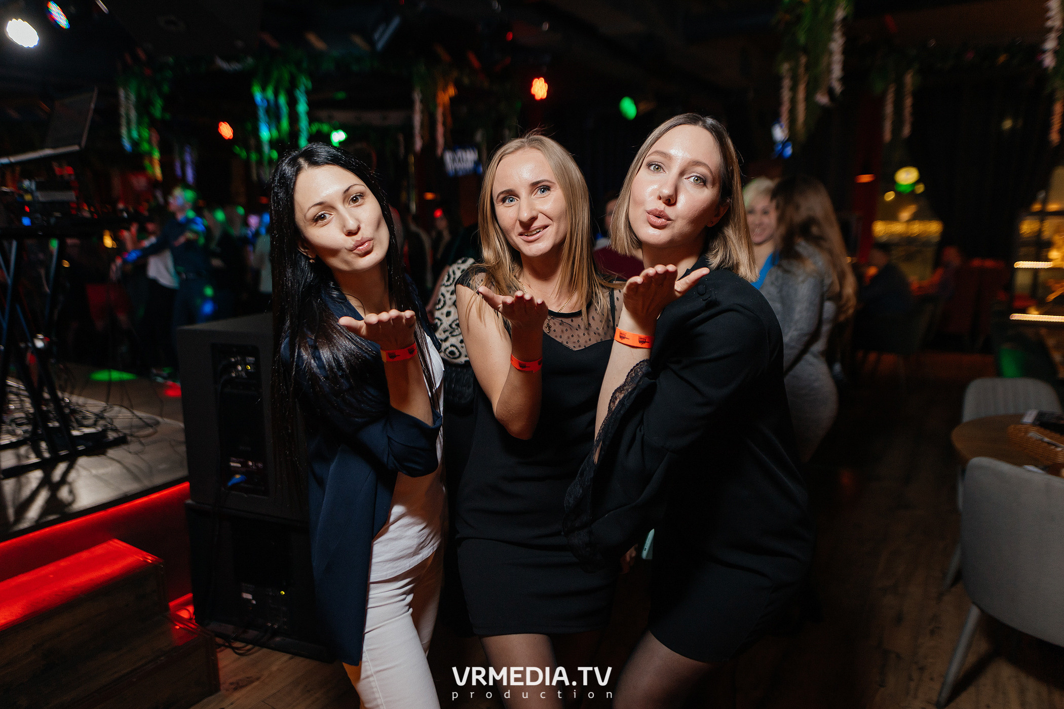 Крупным Планов в гриль-баре «Жара»