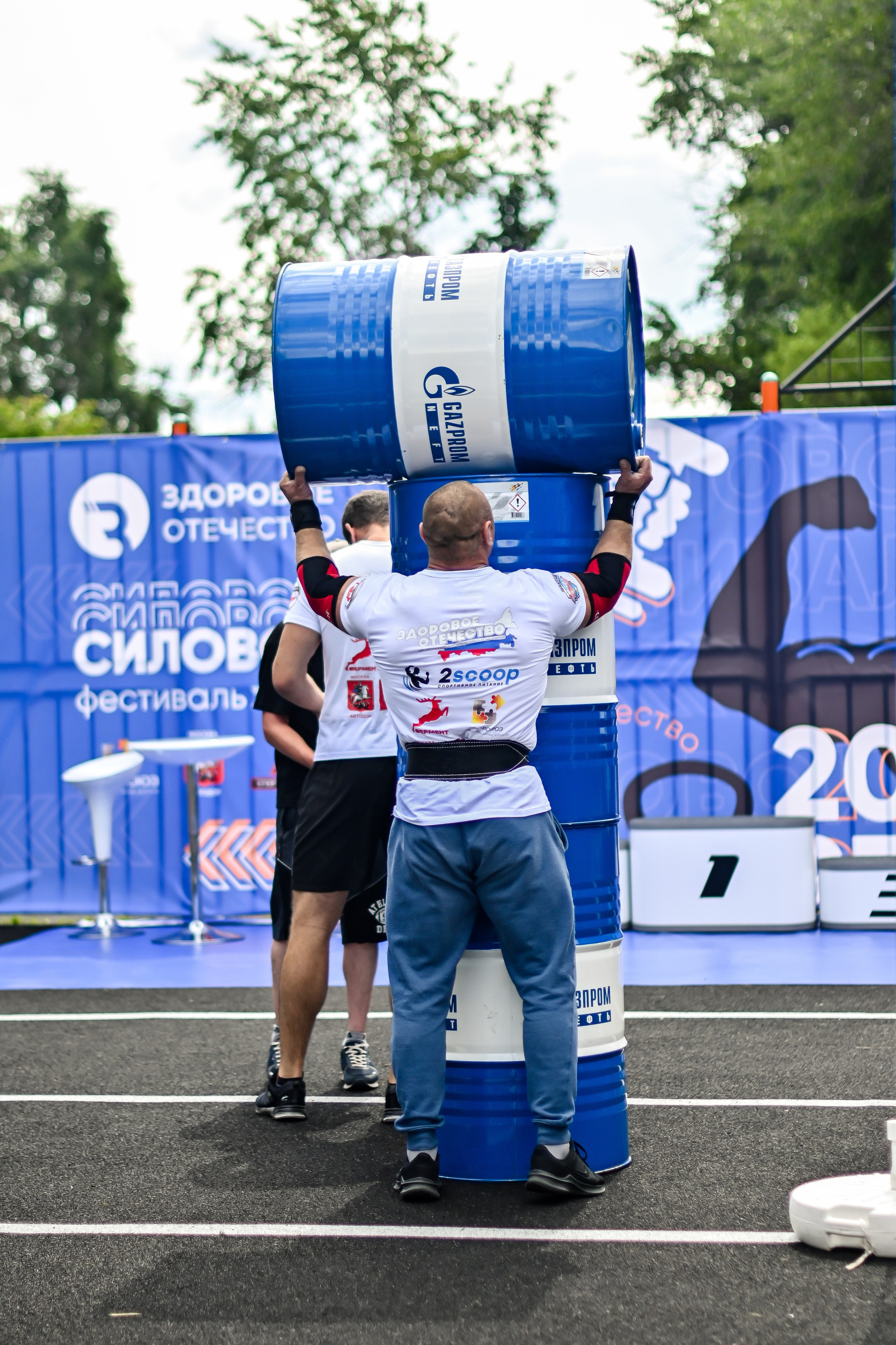 СТРОНГ. Фотограф для бизнесконтента, репортажей и семейного альбома в Москве