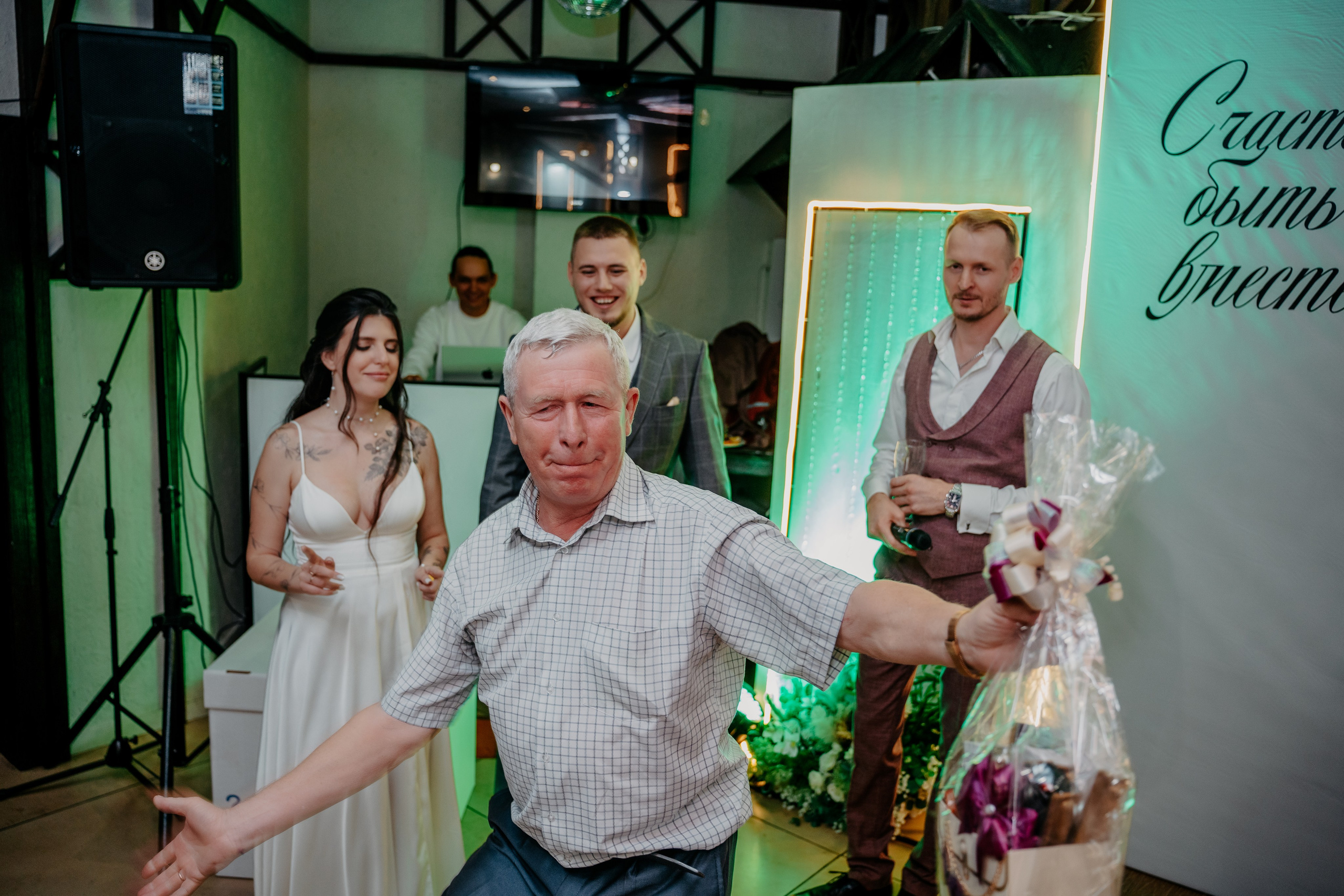 Полный свадебный день. Фотограф, видеограф и пилот дрона на Байкале