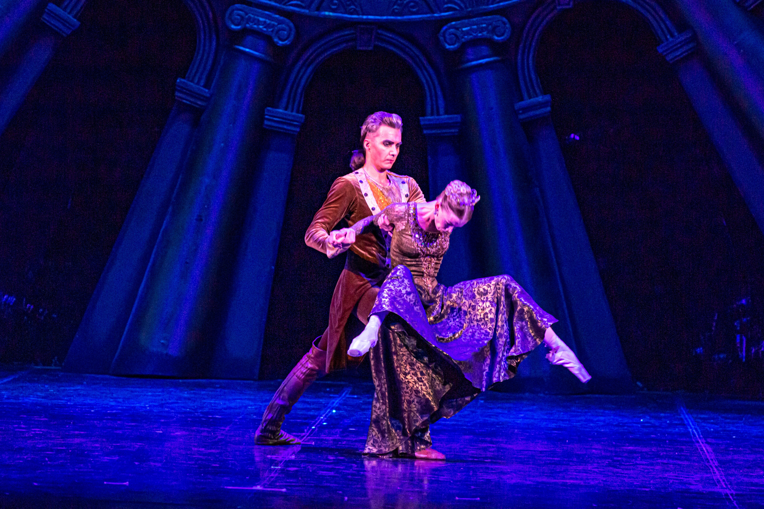 Русский Гамлет спектакль премьера Марийского театра оперы и балета в Зимнем театре г. Сочи. Фотограф в Сочи Юрий Шептаев