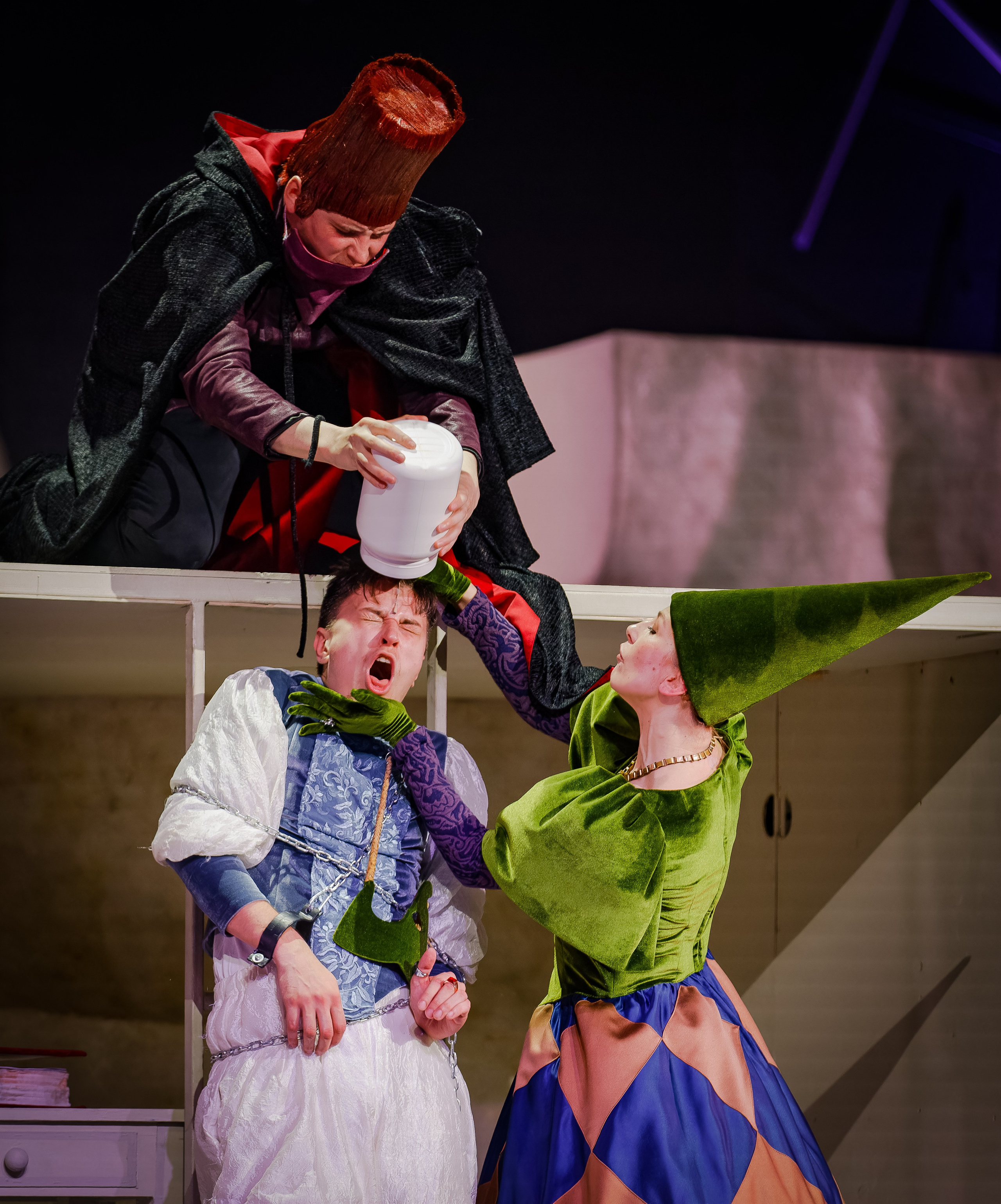 Любовь к трем апельсинам_Чехов Центр. Фотограф. г. Южно-Сахалинск. Олег Толстов