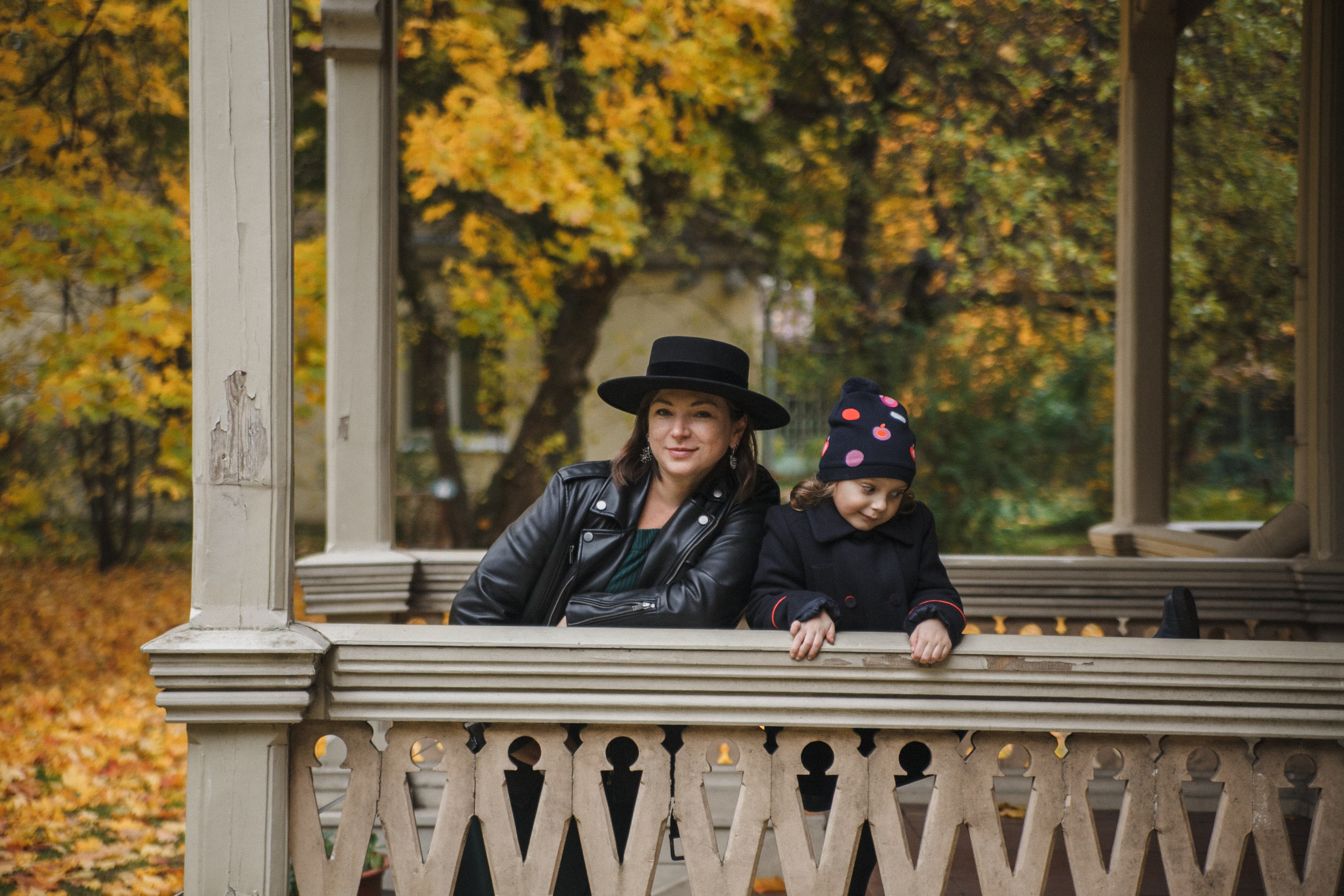 4 ноги, Терем, чай и 1 маленький хвост. Семейный фотограф, свадебный фотограф, женский портрет в Санкт-Петербу