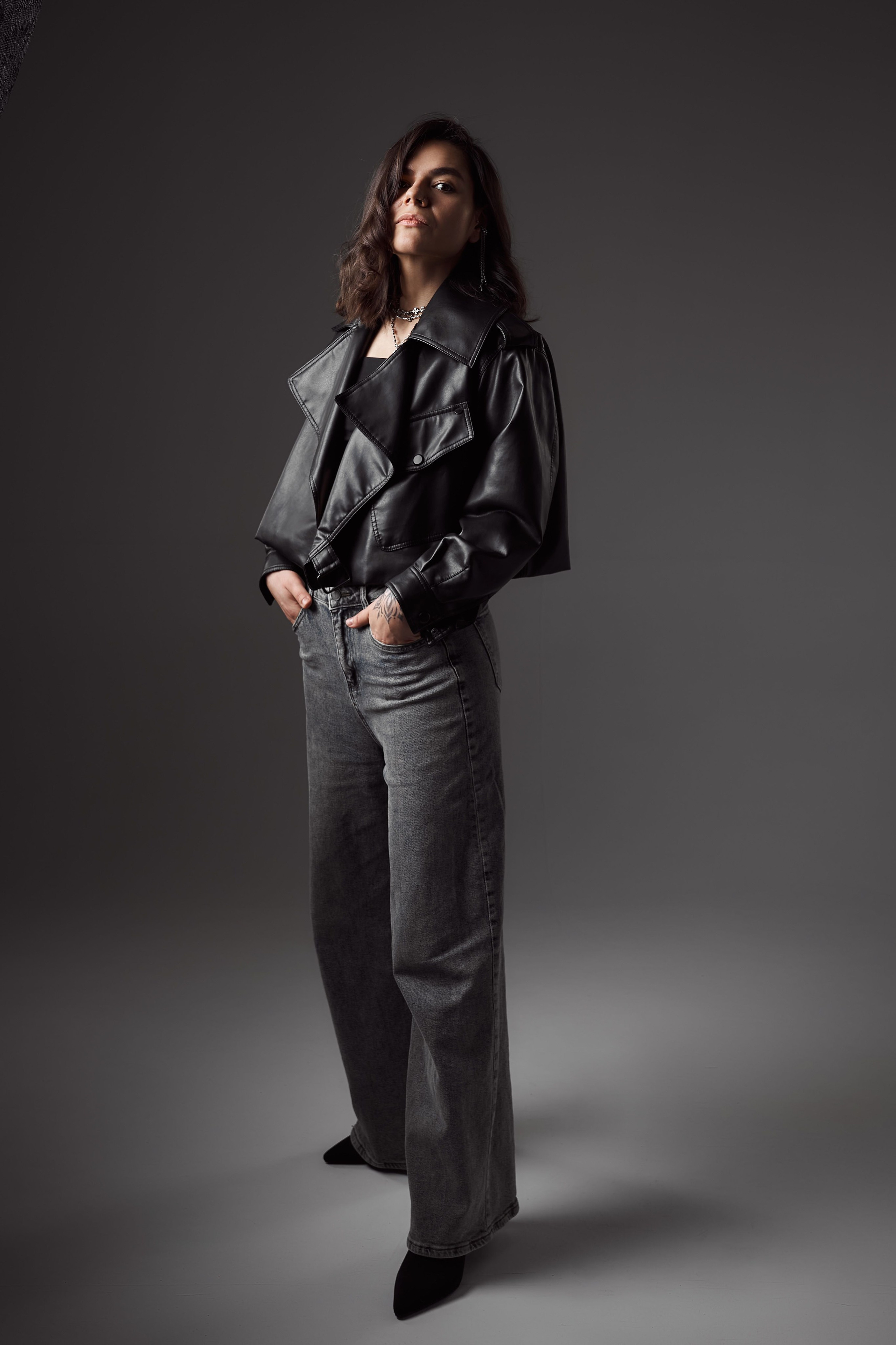 Фотосессия в студии по отличной цене. Студийный фотограф Евгений Опарин