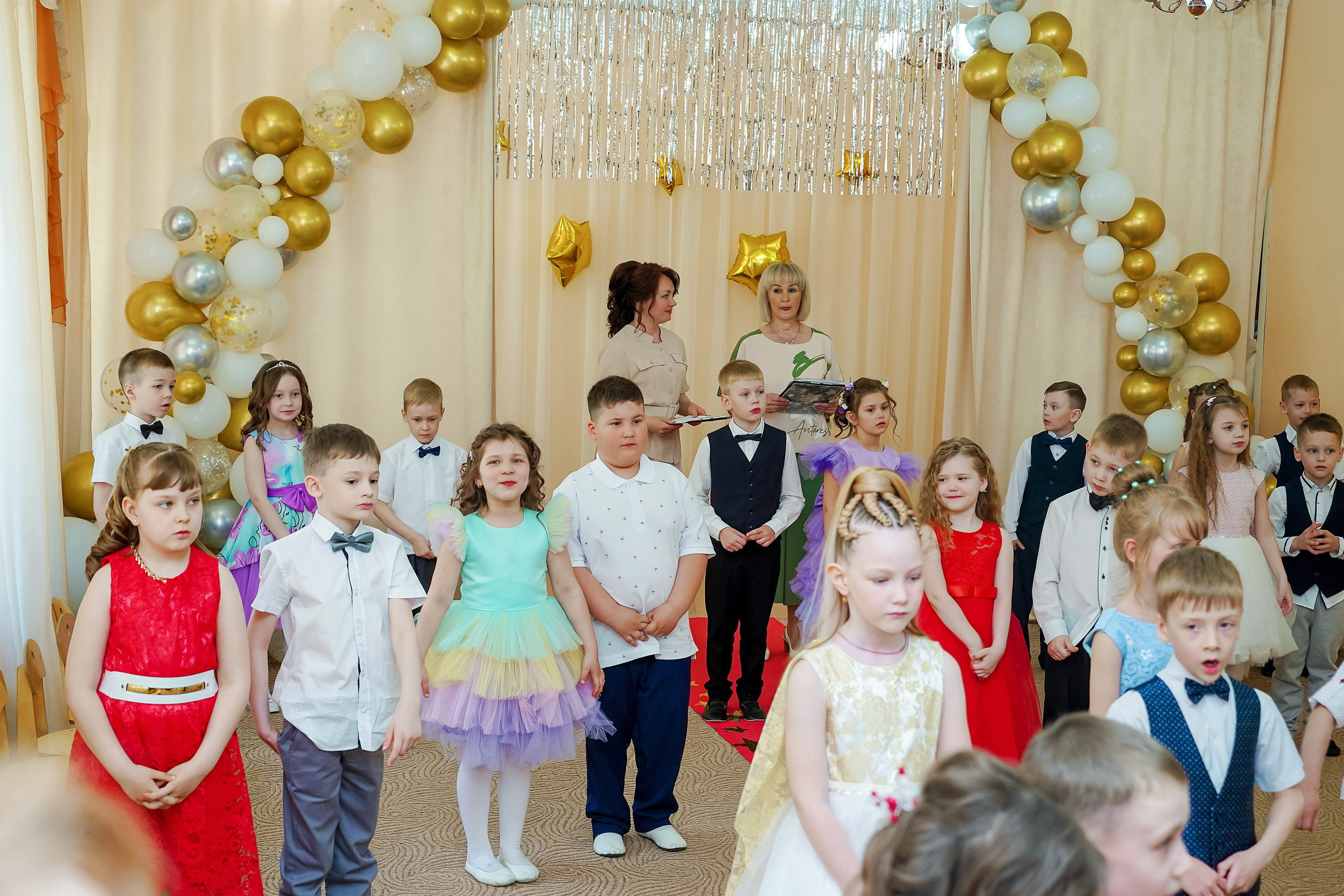 Фотосъемка видеосъёмка фотограф видеооператор новогодних утренников  в. Фотограф, видеооператор Нина Коршунова