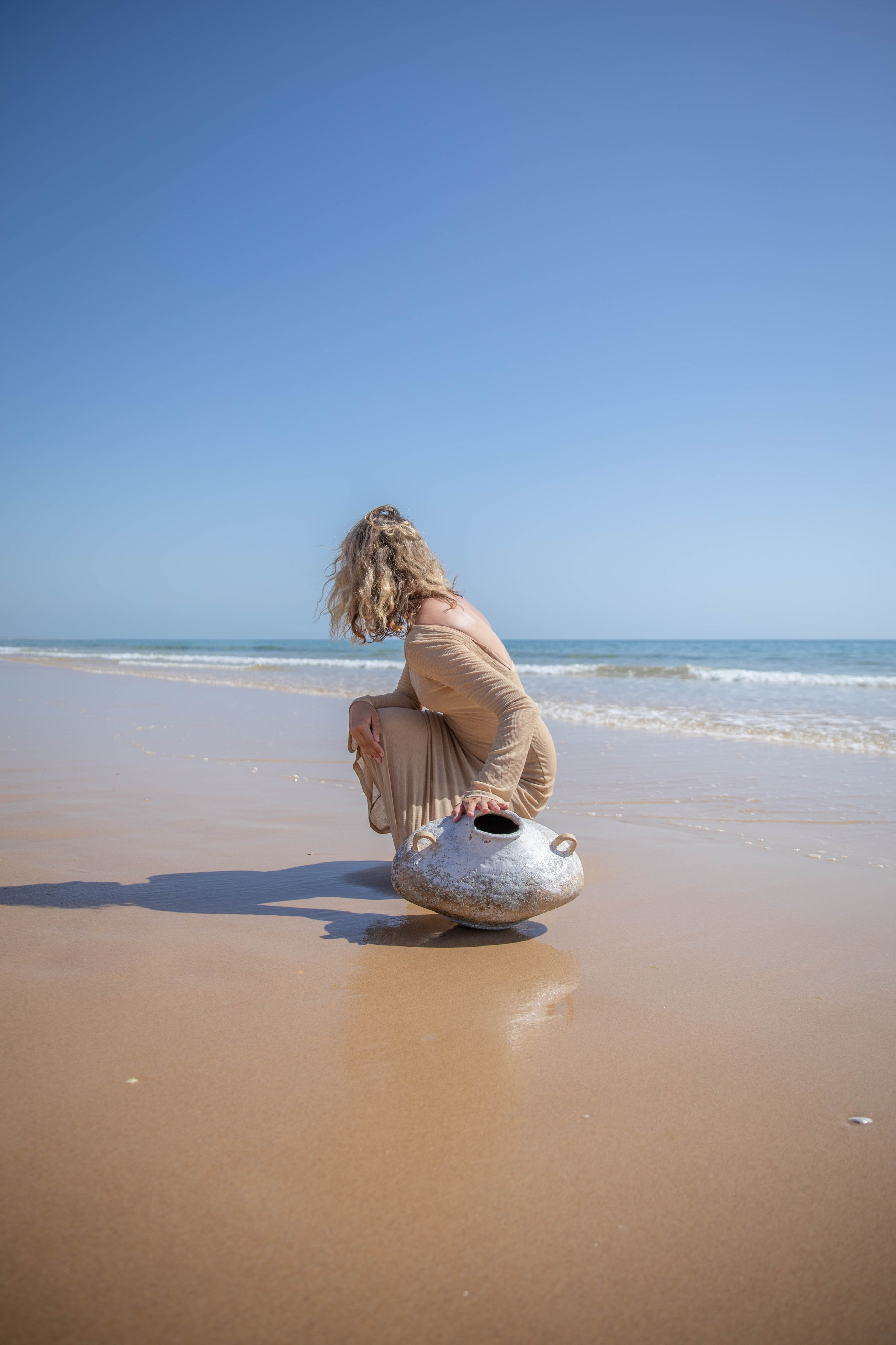VAVA × Oksana Lomnova — A Creative Collaboration by the Ocean. Professional Photographer in Portugal. Oksana Lomnova
