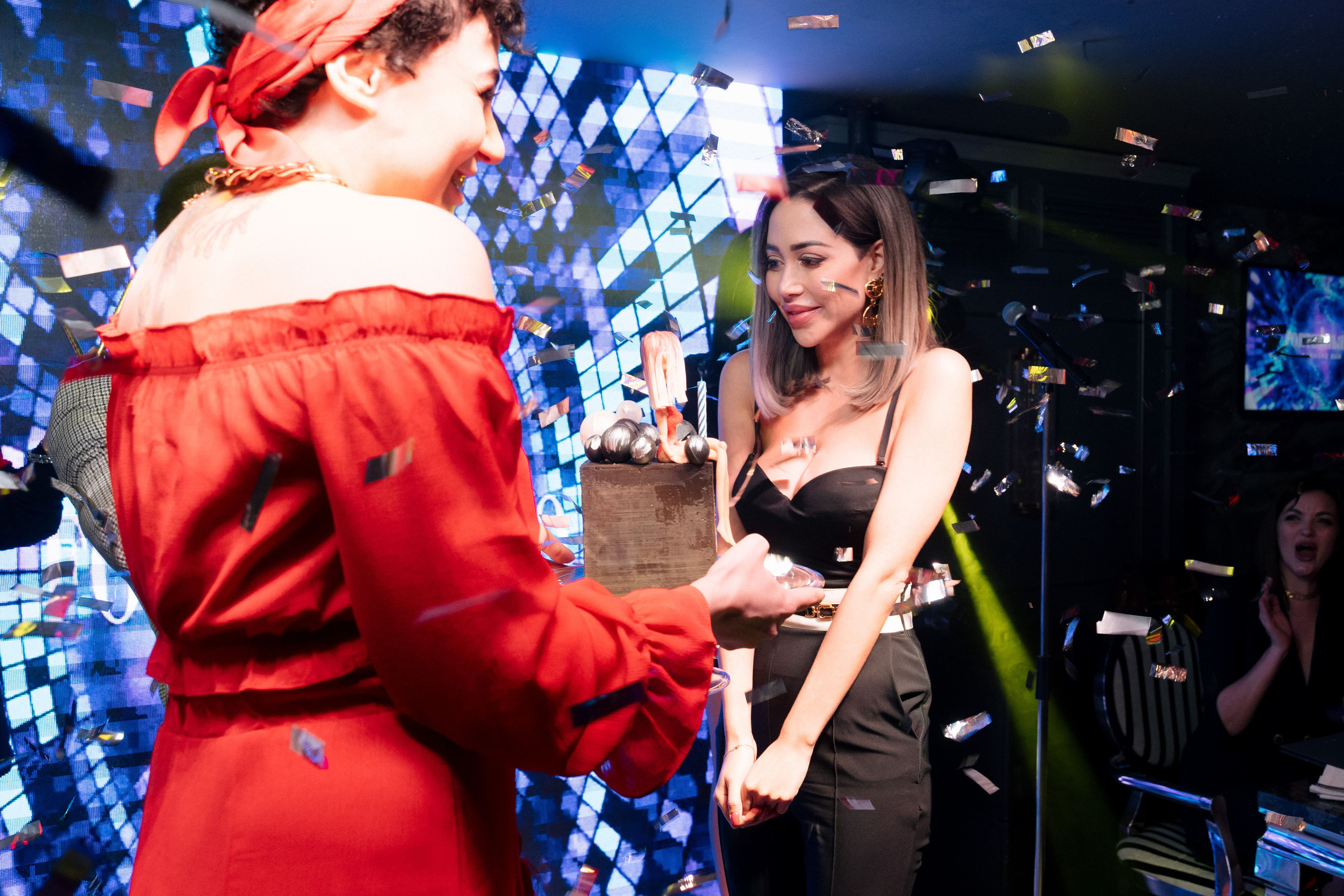 День рождения в караоке. Свадебный и портретный фотограф в Москве Гудумак Евгений