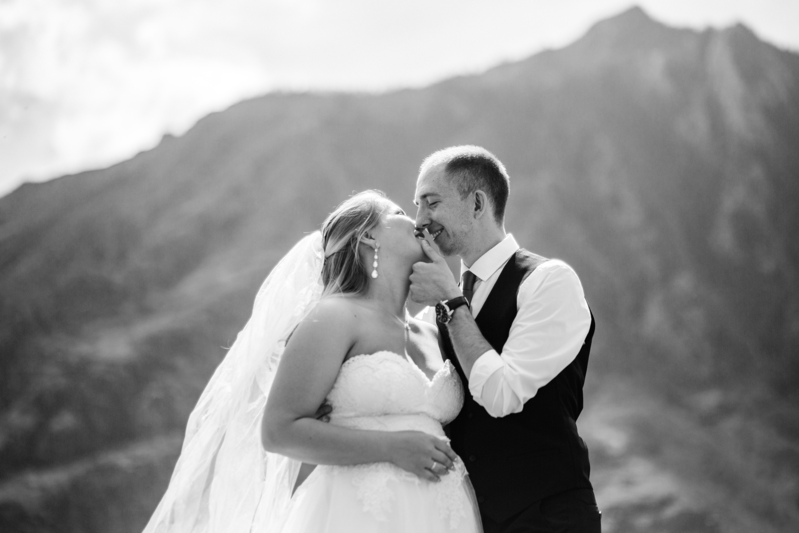 «Мы только что расписались и едем в свадебное путешествие. Будем в Ине». Фотограф Любовь Щербинина