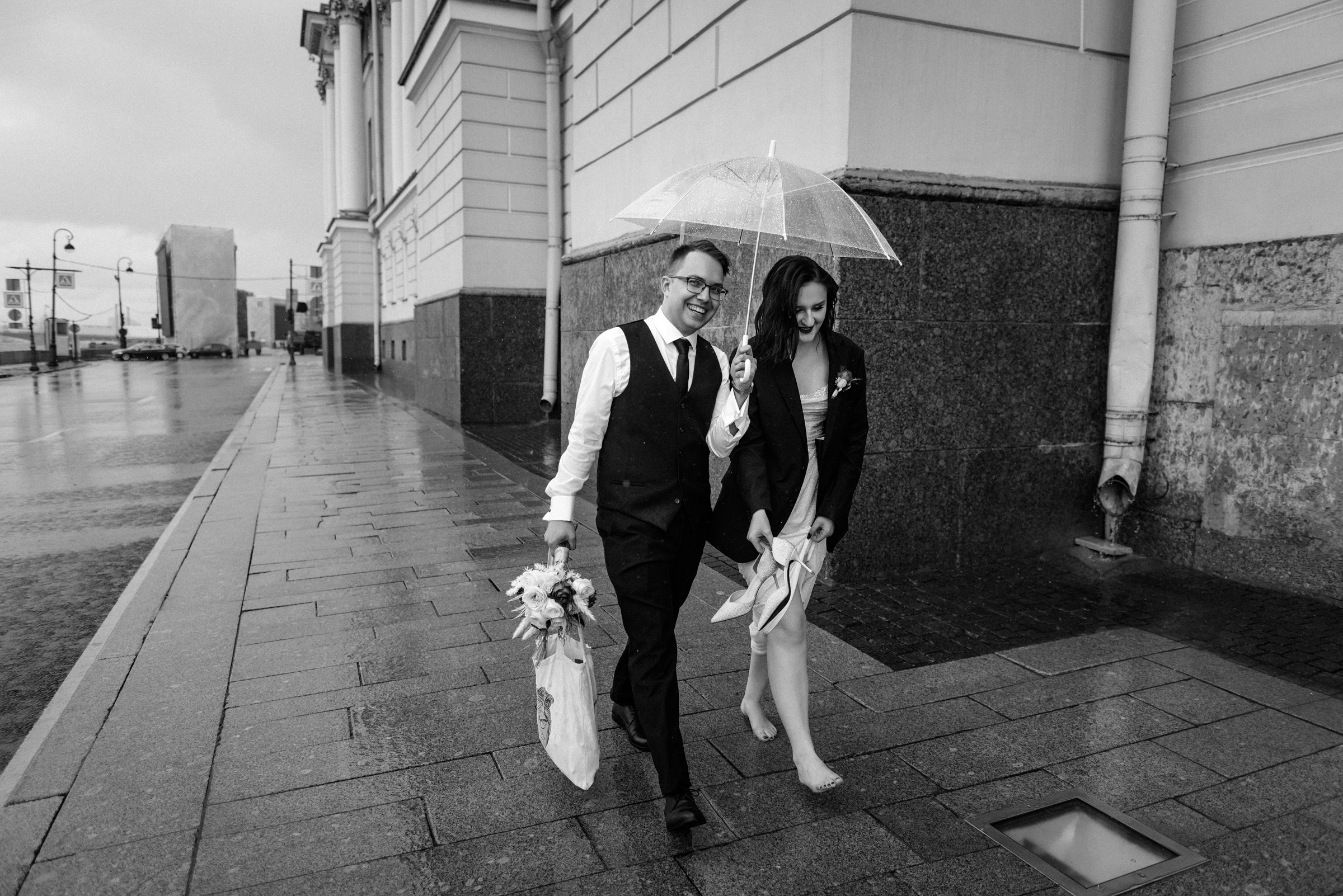 Камерная свадьба в дождливый день. Свадебный фотограф в Санкт-Петербурге Венера Ахметова