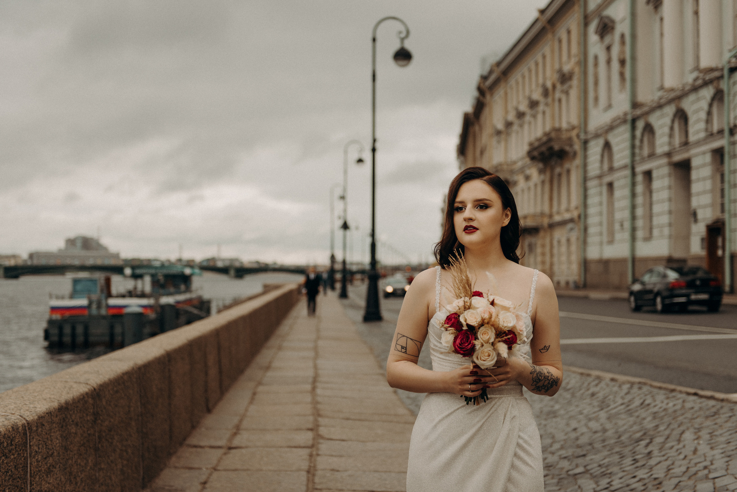 свадебная фотосессия на набережной Невы