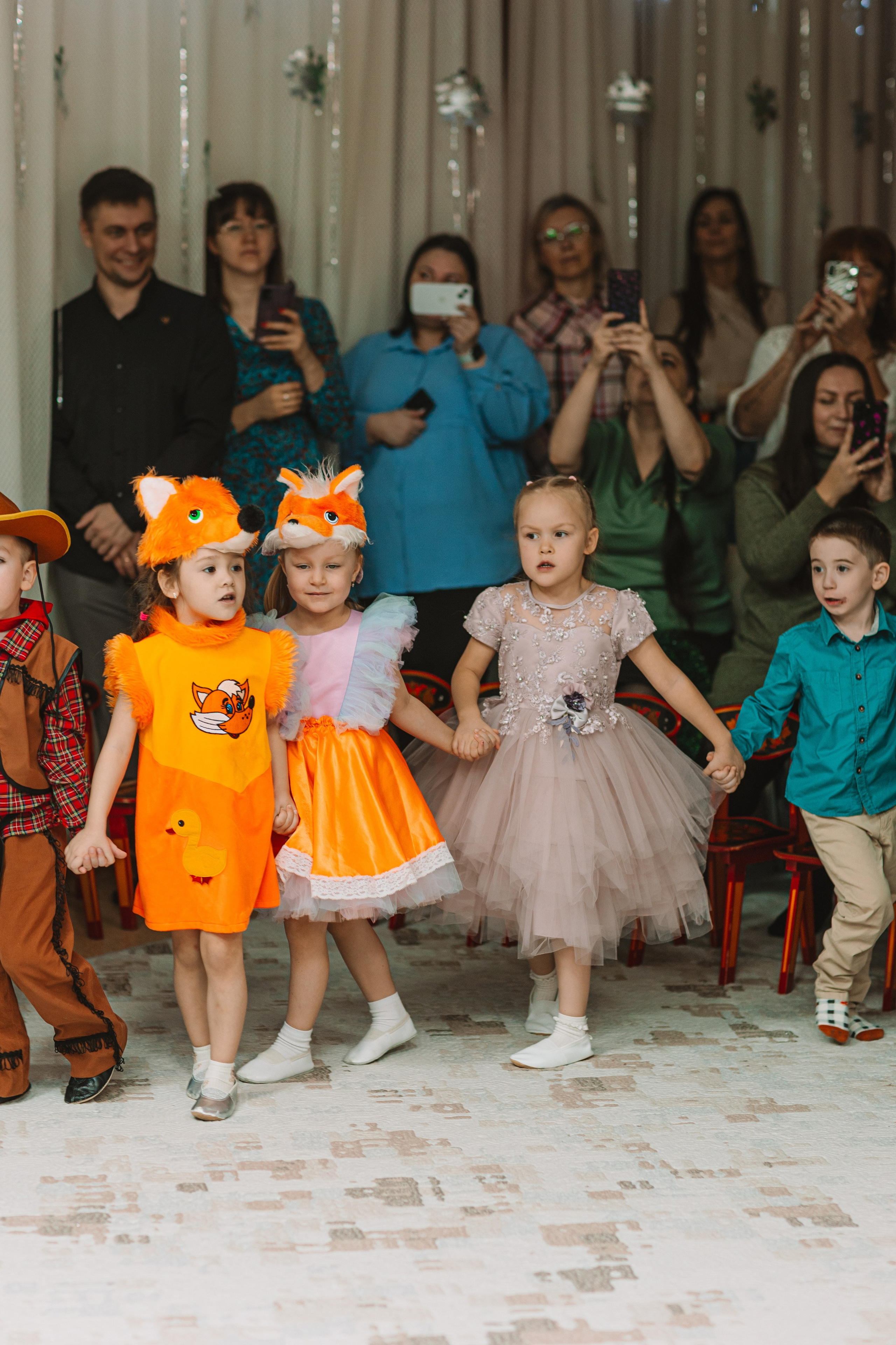 Утренник+портреты. Семейный фотограф Тюмень, фотограф на роды Салмина Мария