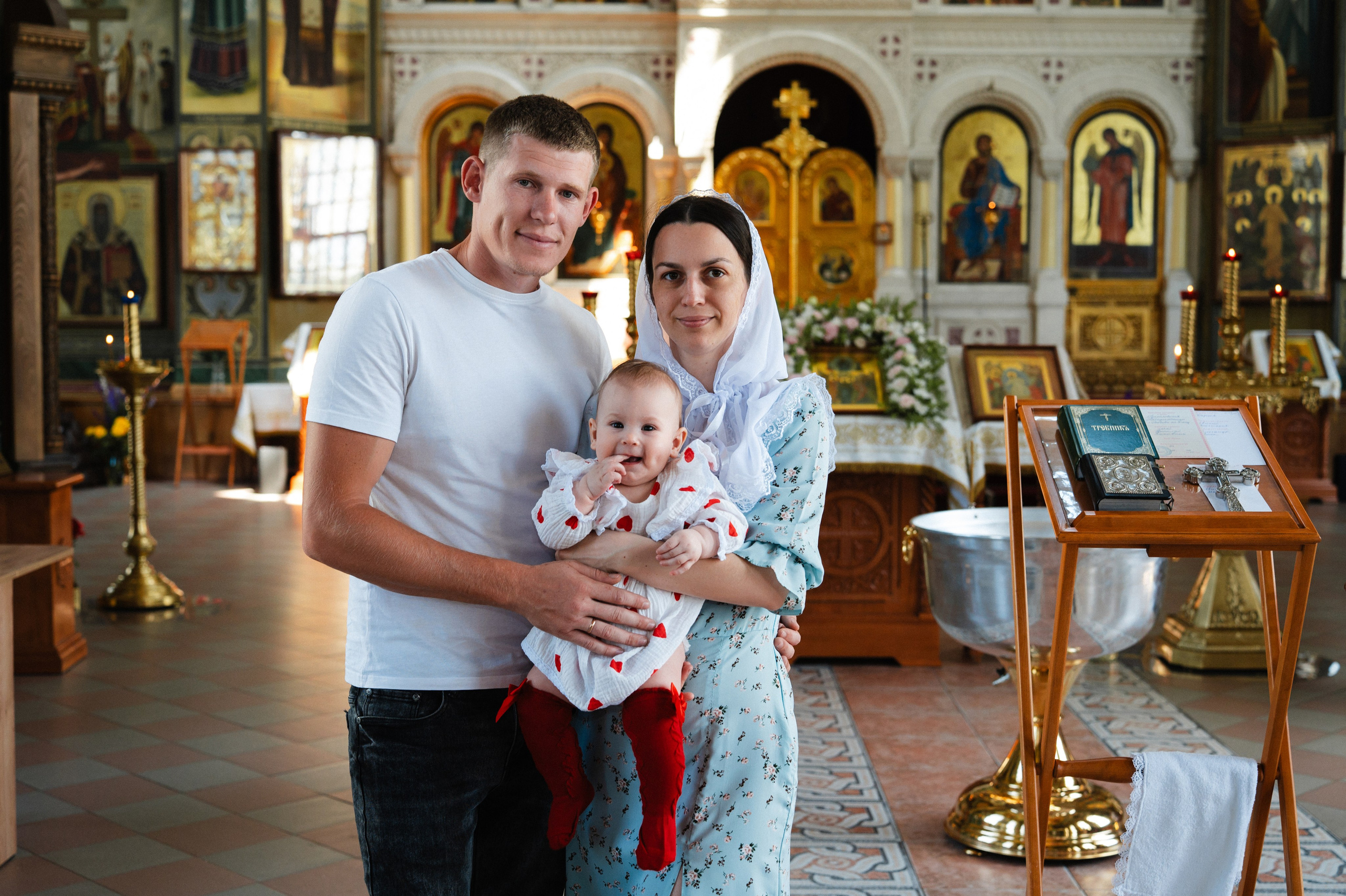 Таинство Крещения Дарьи (Храм Преполовения Пятидесятницы). Фотограф Ярута Оксана / Ростов-на-Дону