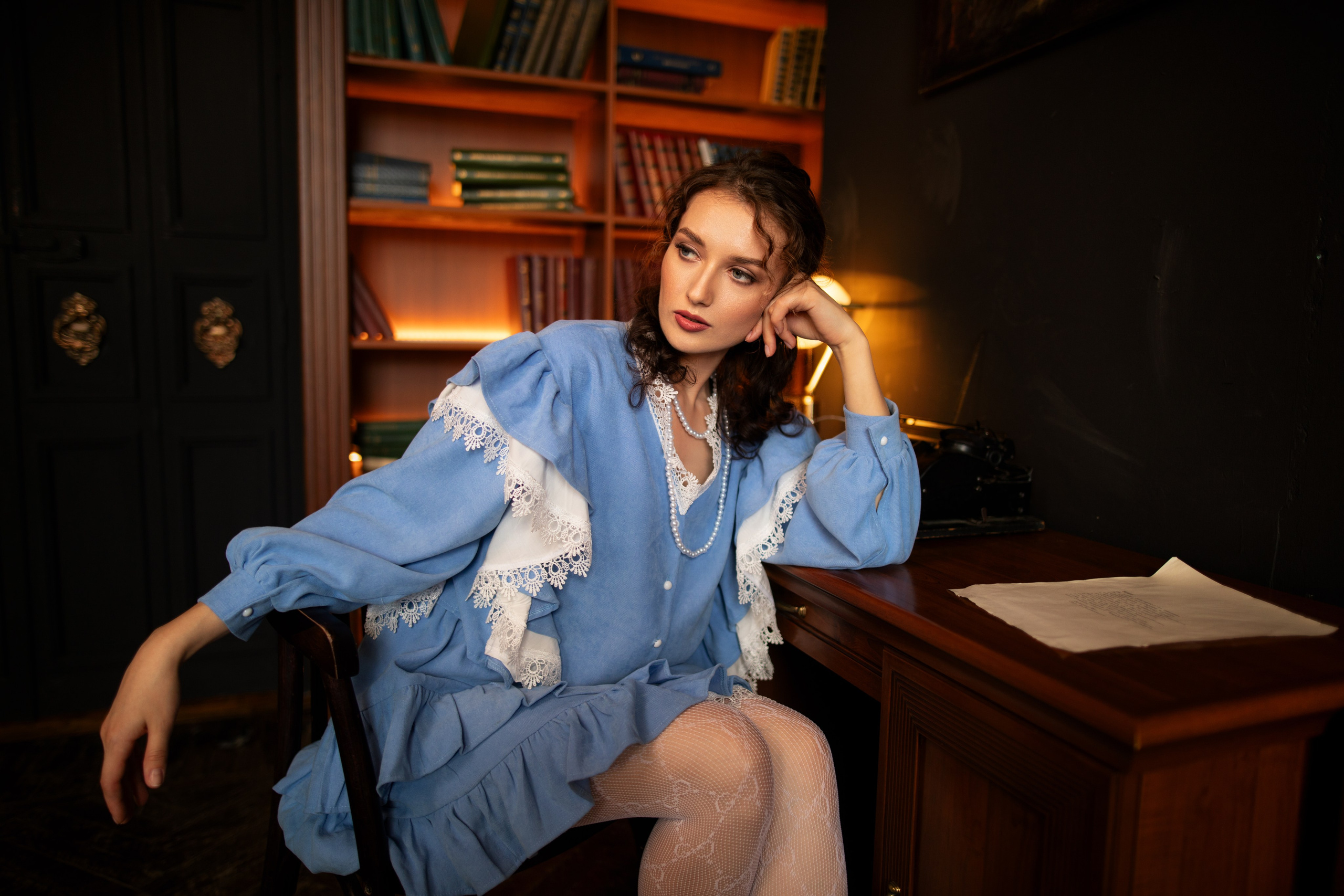 Фотосет с Анастасией в интерьере в формате «Я красивая». Дмитрий Шульгин, портретный фотограф в Воронеже