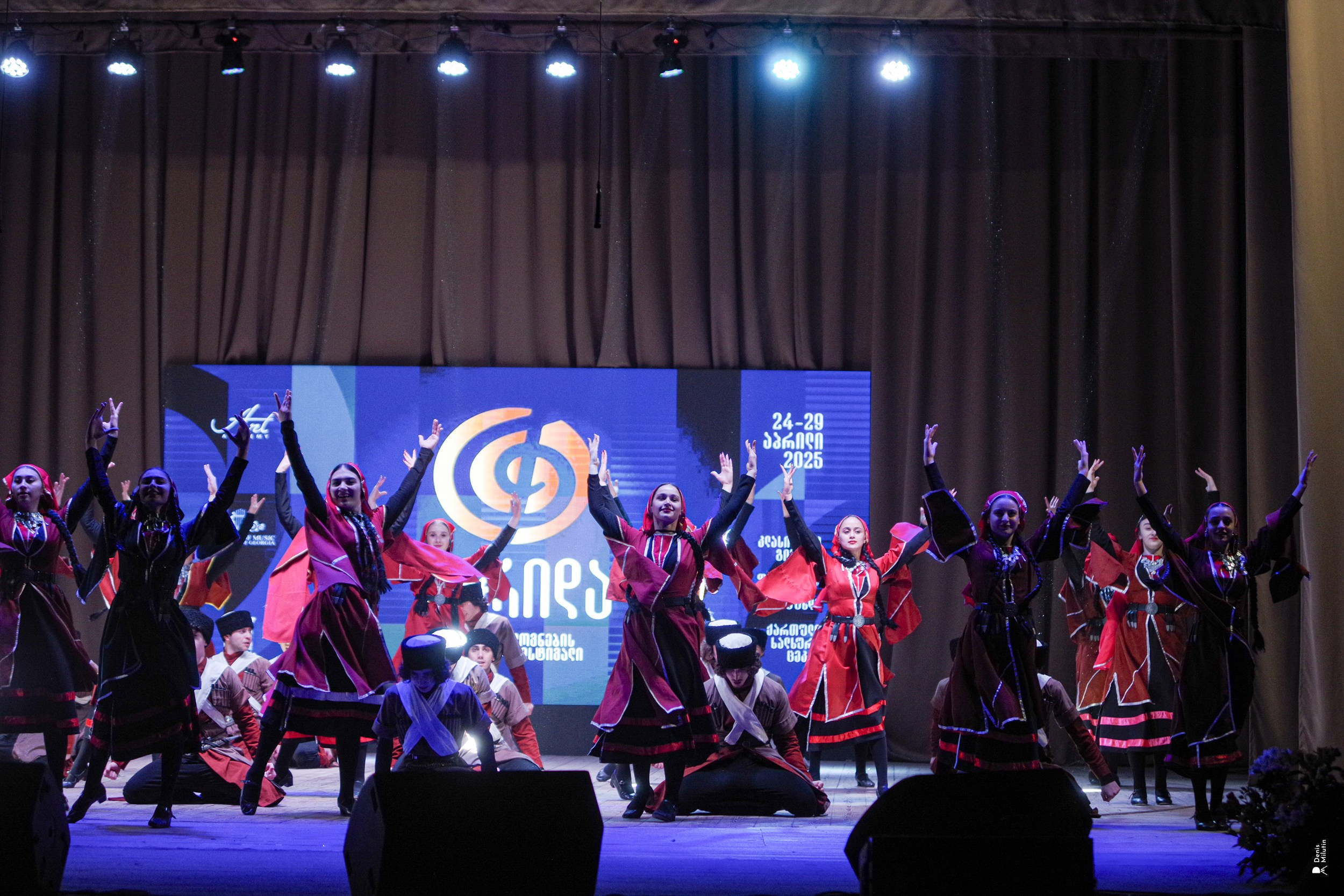 Танцы в Хоби. Портретный фотограф Денис Милютин