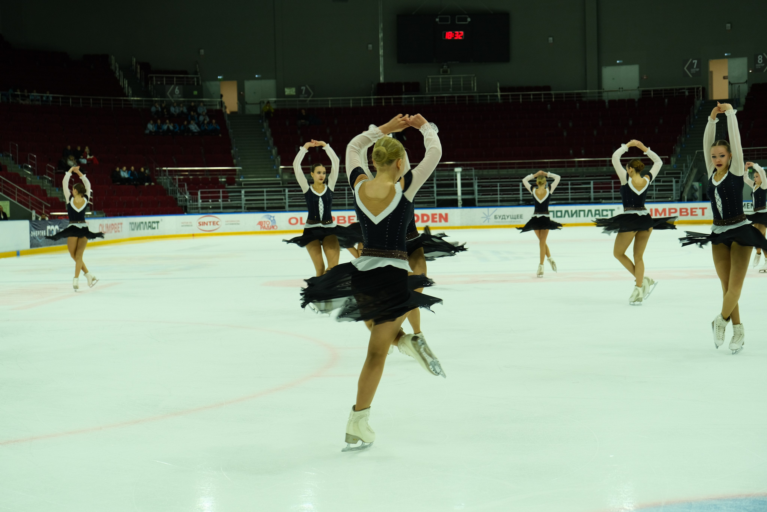 «Самарочка» этап кубка России по синхронному фигурному катанию. Александр Носов. Портретный и репортажный фотограф в Самаре