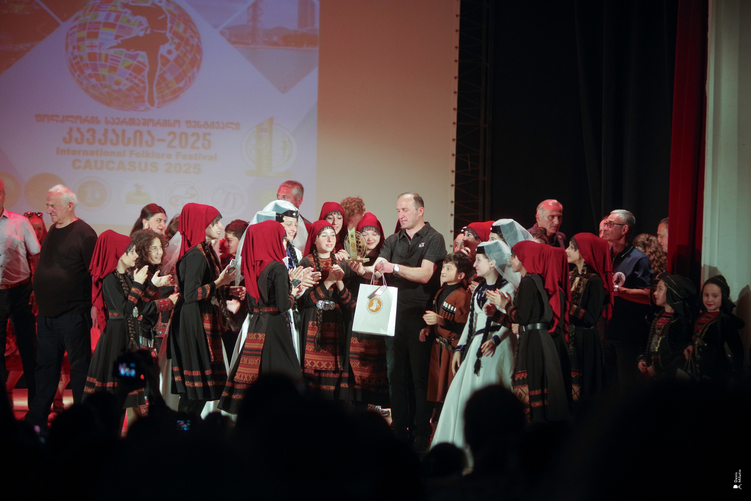 Танцы в прекрасном Они. Портретный фотограф Денис Милютин