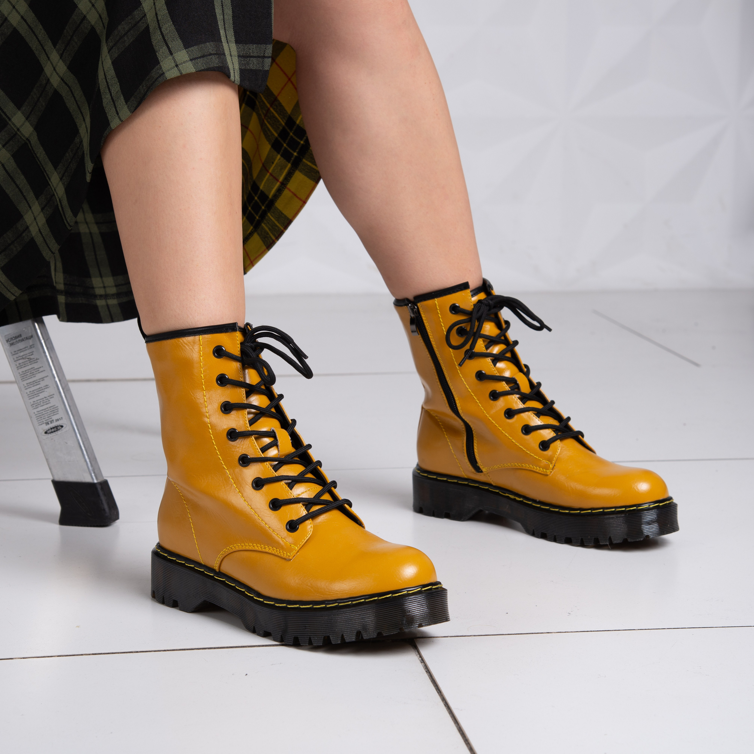 Съемка для бренда обуви. Фотограф Юлия Зимина