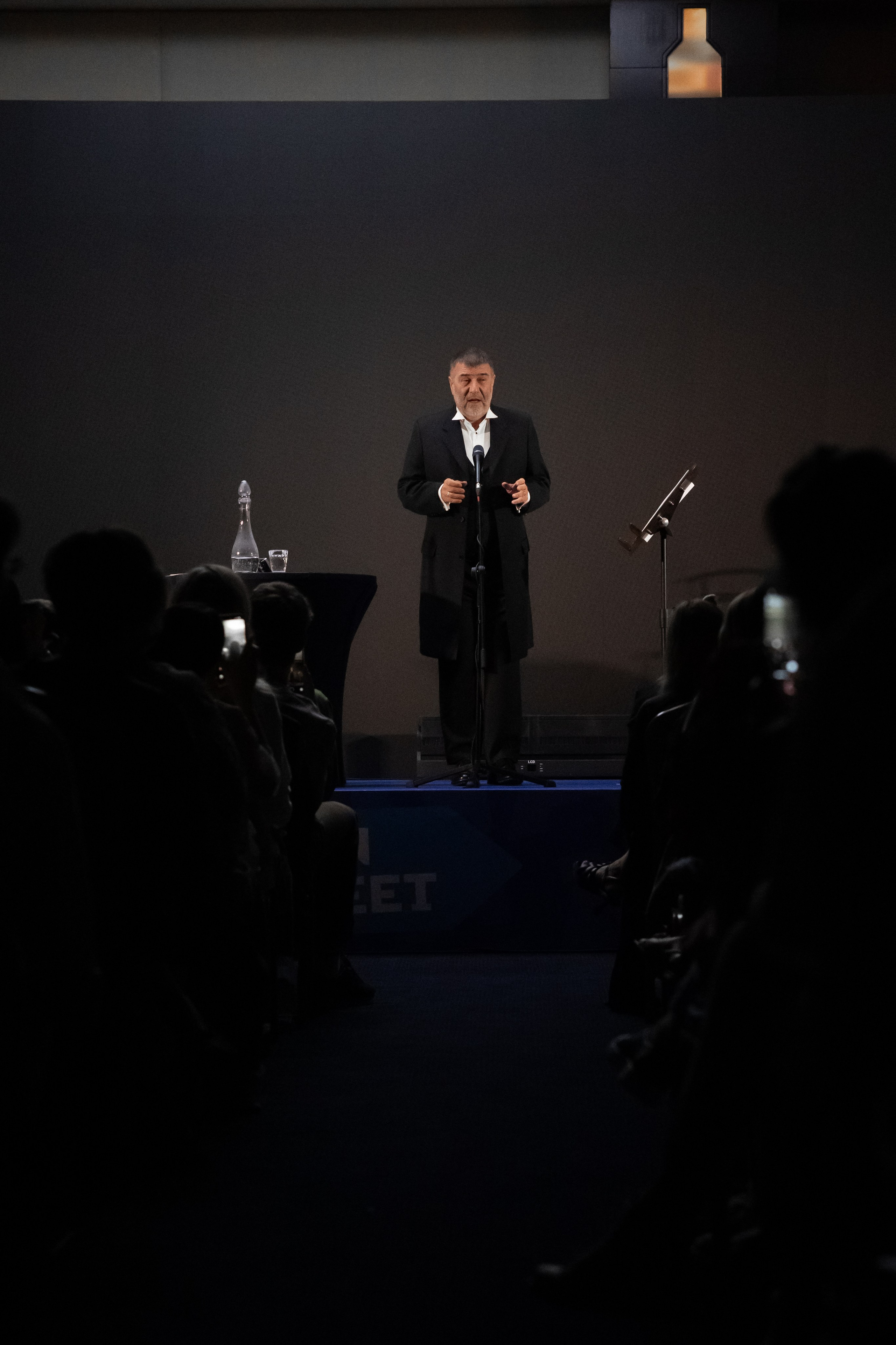 ЕВГЕНИЙ ГРИШКОВЕЦ [СПЕКТАКЛЬ]. Арина Тамочкина. Фотограф Краснодарю