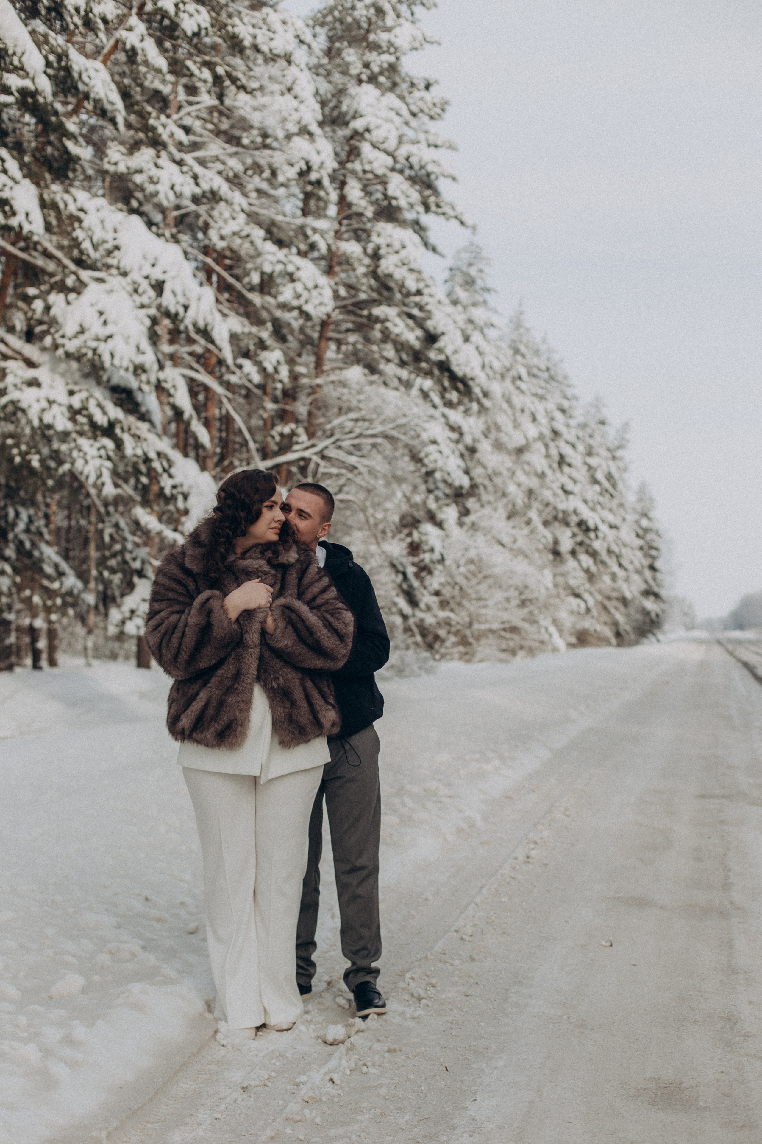 Нежность на фоне искусства. Свадебный фотограф Илья Бринк