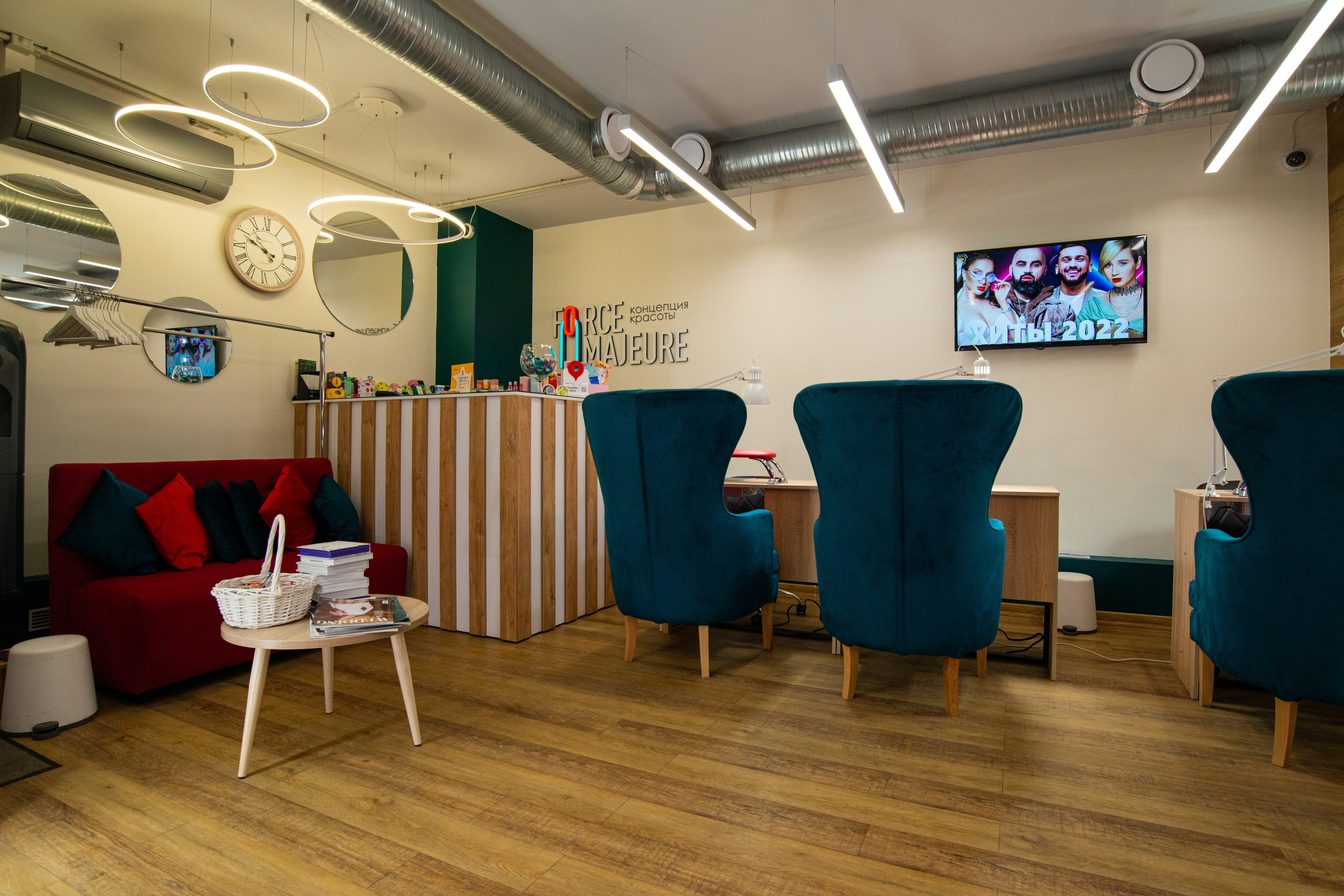 Интерьерная фотосъёмка салонов красоты Force Majeure. Репортажный и персональный фотограф в Москве