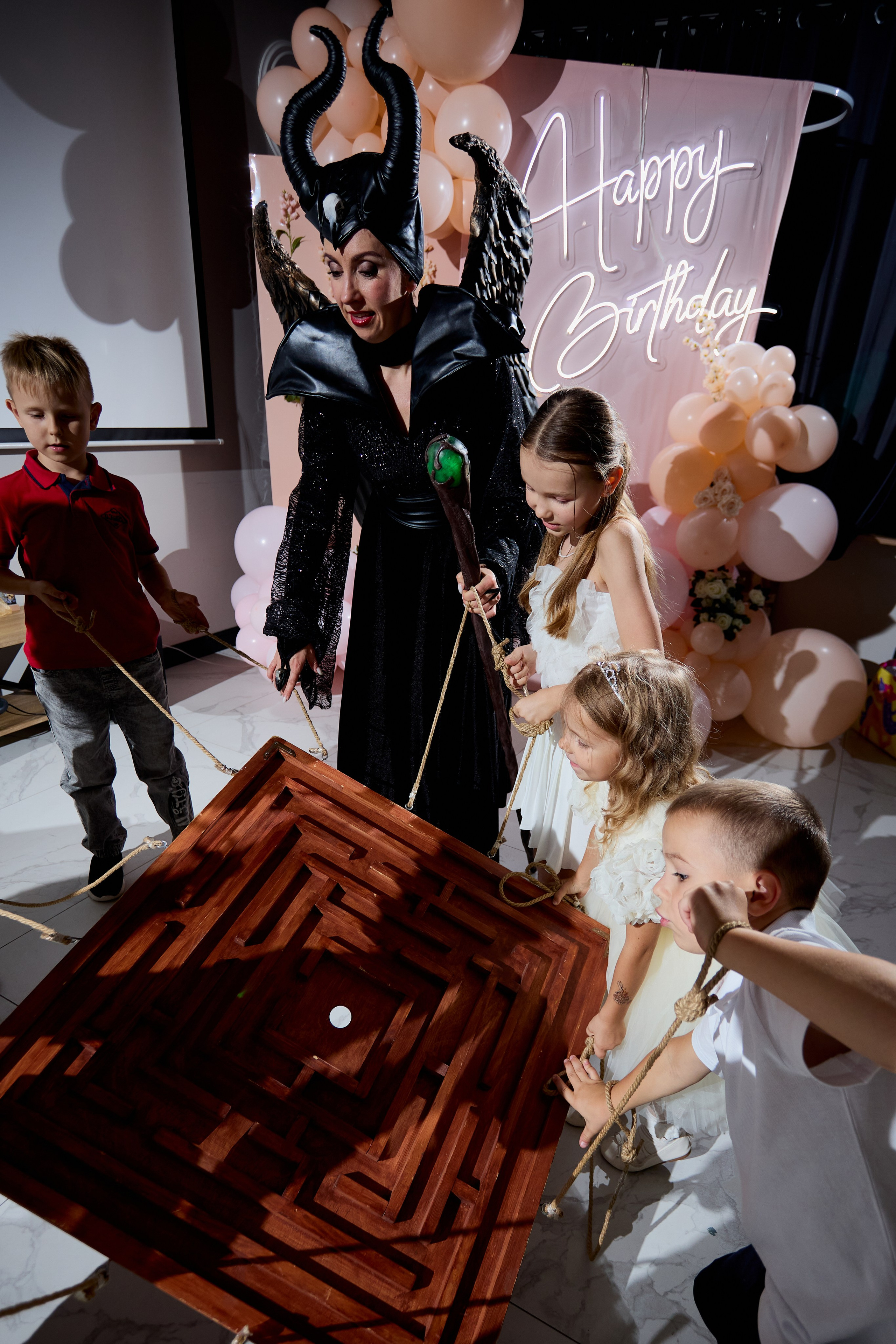 Малифисента и Тесла шоу. Свадебный фотограф Москва и Московская область Борисов Сергей