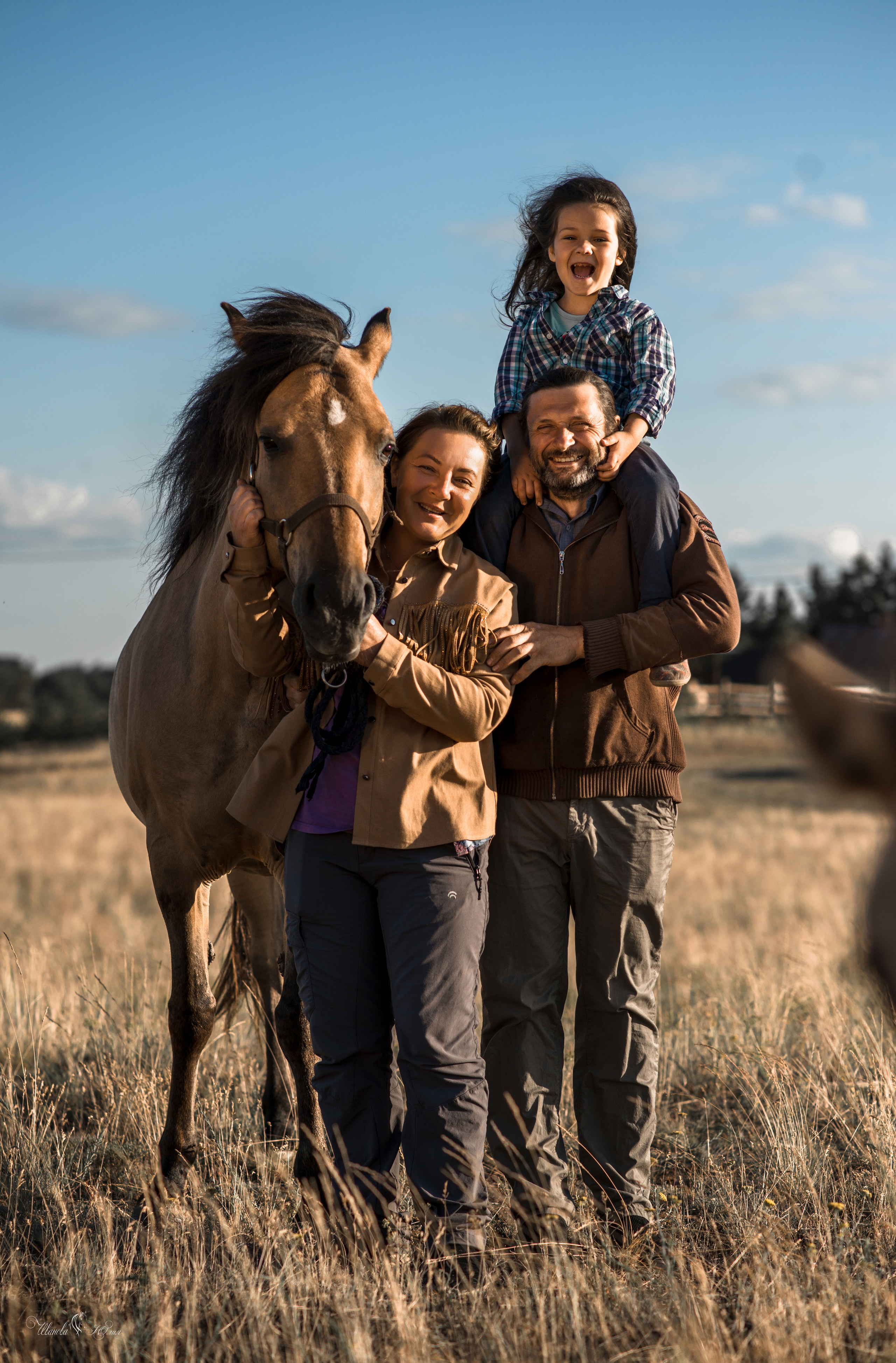 Семья Василия, Натальи и Алёны. Конный фотограф в Саратове Юлия Иванова