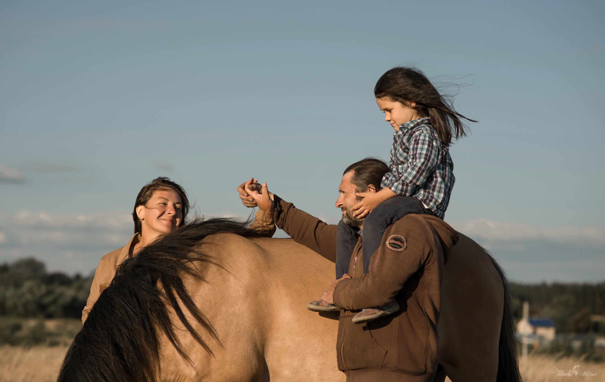 Семья Василия, Натальи и Алёны. Конный фотограф в Саратове Юлия Иванова