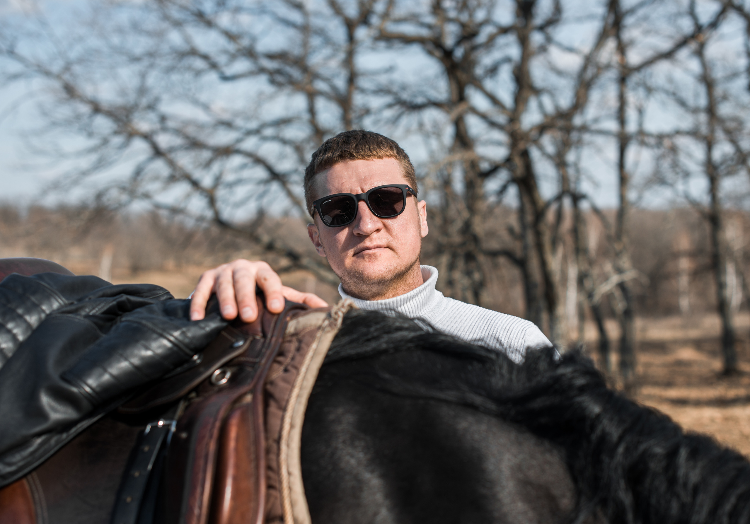 Прогулка Дмитрия и Миланы. Конный фотограф в Саратове Юлия Иванова