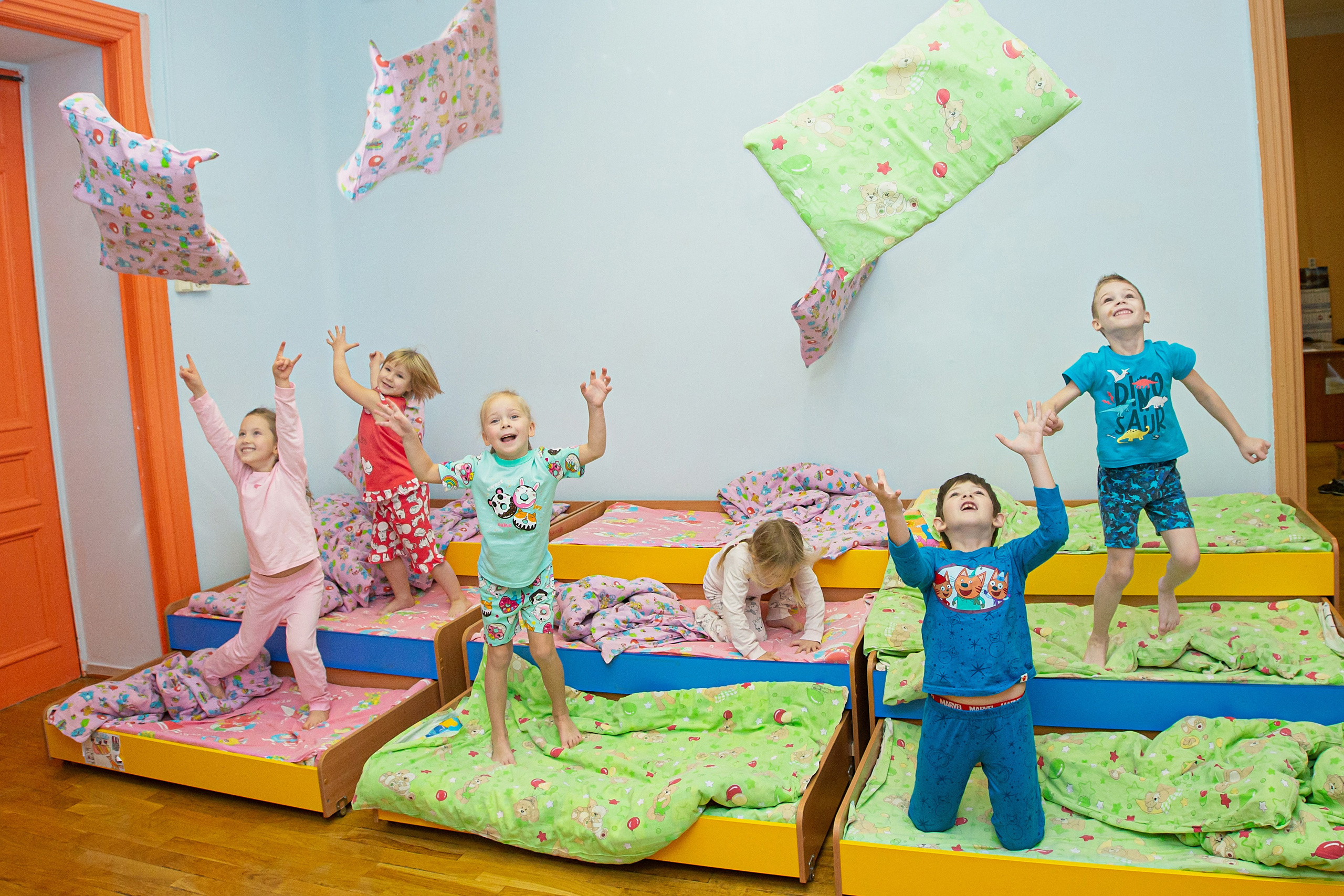 Спальня в детском саду. Свадебный, семейный, детский фотограф в Санкт-Петербурге