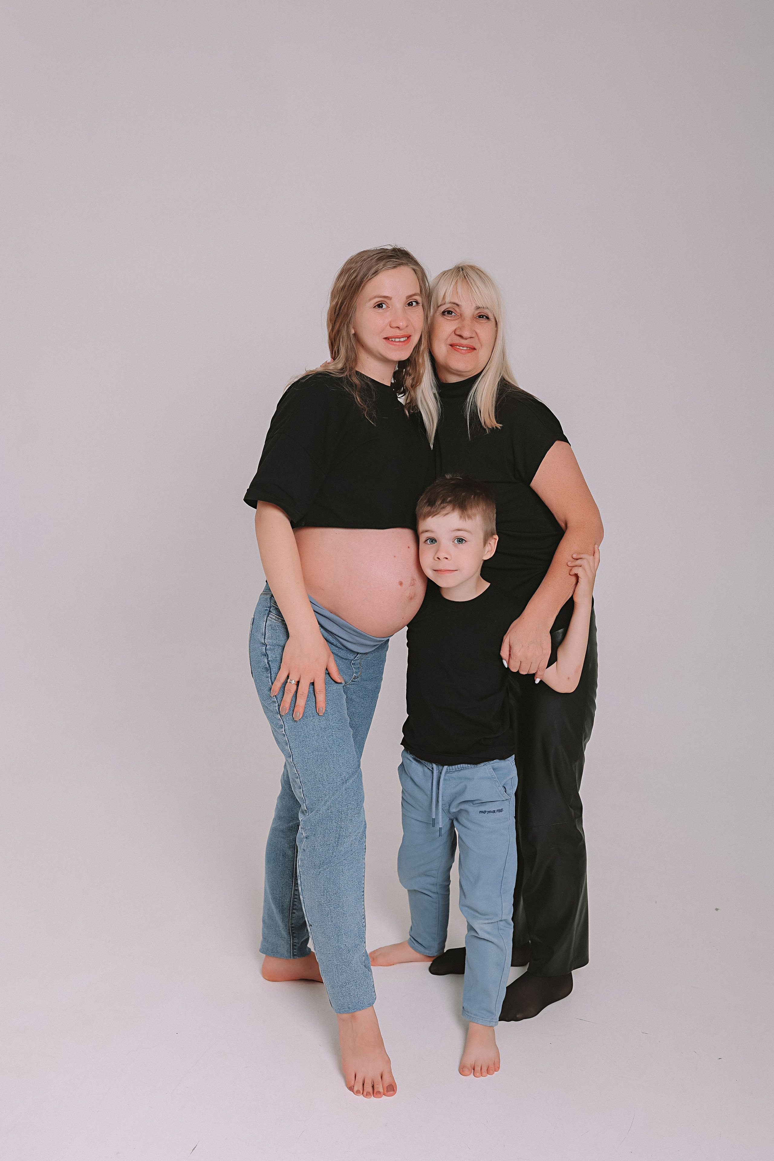 Фататум циклорама и зал. Семейный фотограф Тюмень, фотограф на роды Салмина Мария