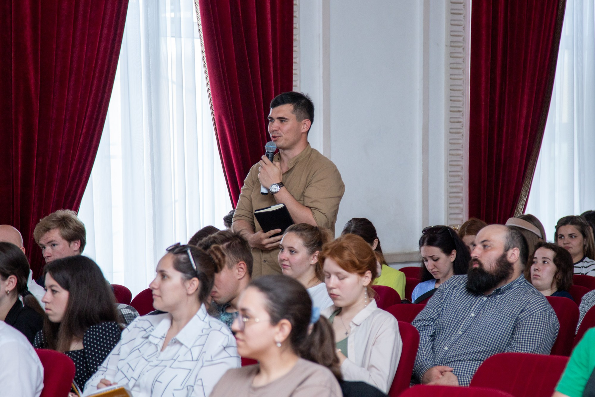 Встреча с победителями грантов «Росмолодёжи». Репортажный, промышленный и маркетплейс-фотограф Дмитрий Чернат