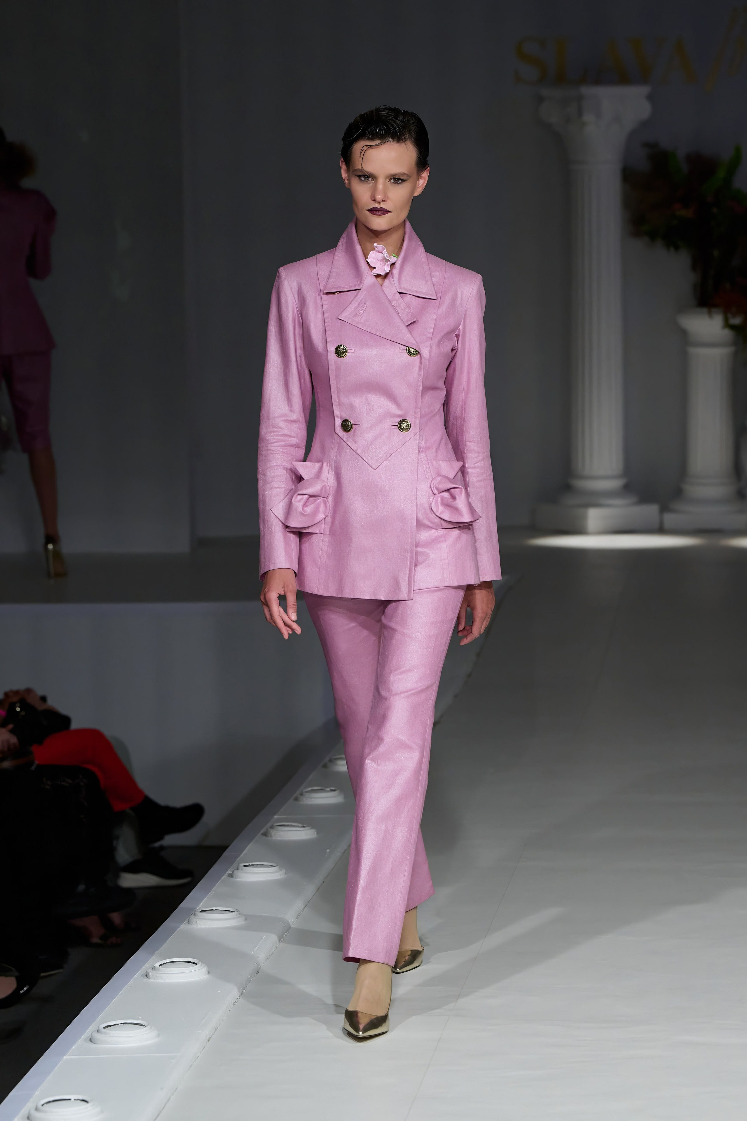 Slava&Yegor Zaitsevs. Показ-спектакль «Воспоминание». 21 июня 2025. Дима Бабушкин. Фотограф. Подиум. Репортаж. Творчество. Дорого