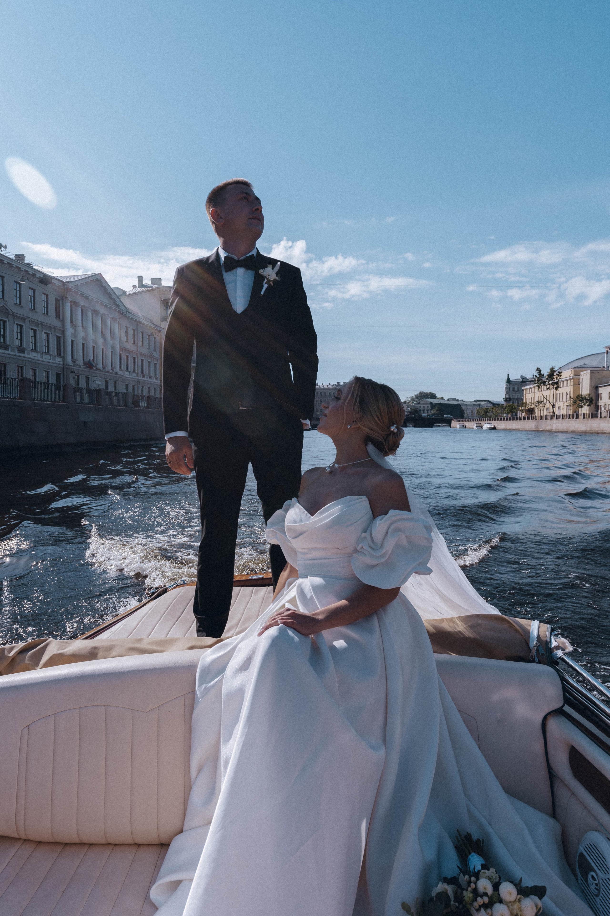 СВАДЕНБНАЯ СЬЕМКА НА КАТЕРЕ ПО КАНАЛАМ САНКТ-ПЕТЕРБУРГА И В АКВАТОРИИ НЕВЫ. Профессиональный фотограф, Санкт-Петербург — Виктория Богомолова