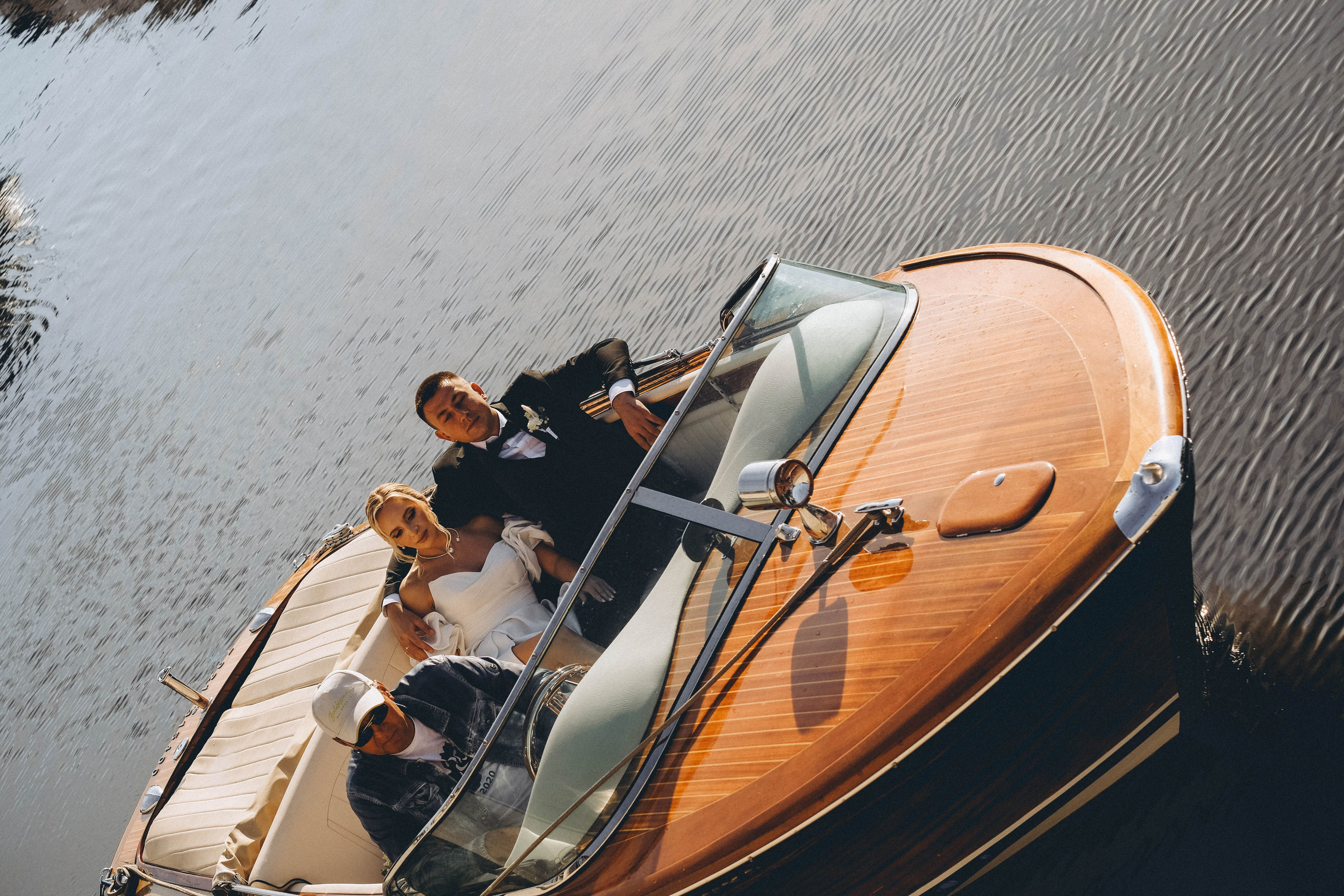 СВАДЕБГНАЯ ПРОГУЛКА ПО КАНАЛ САНКТ-ПЕТЕРБУРГА НА КАТЕРЕ. Профессиональный фотограф, Санкт-Петербург — Виктория Богомолова