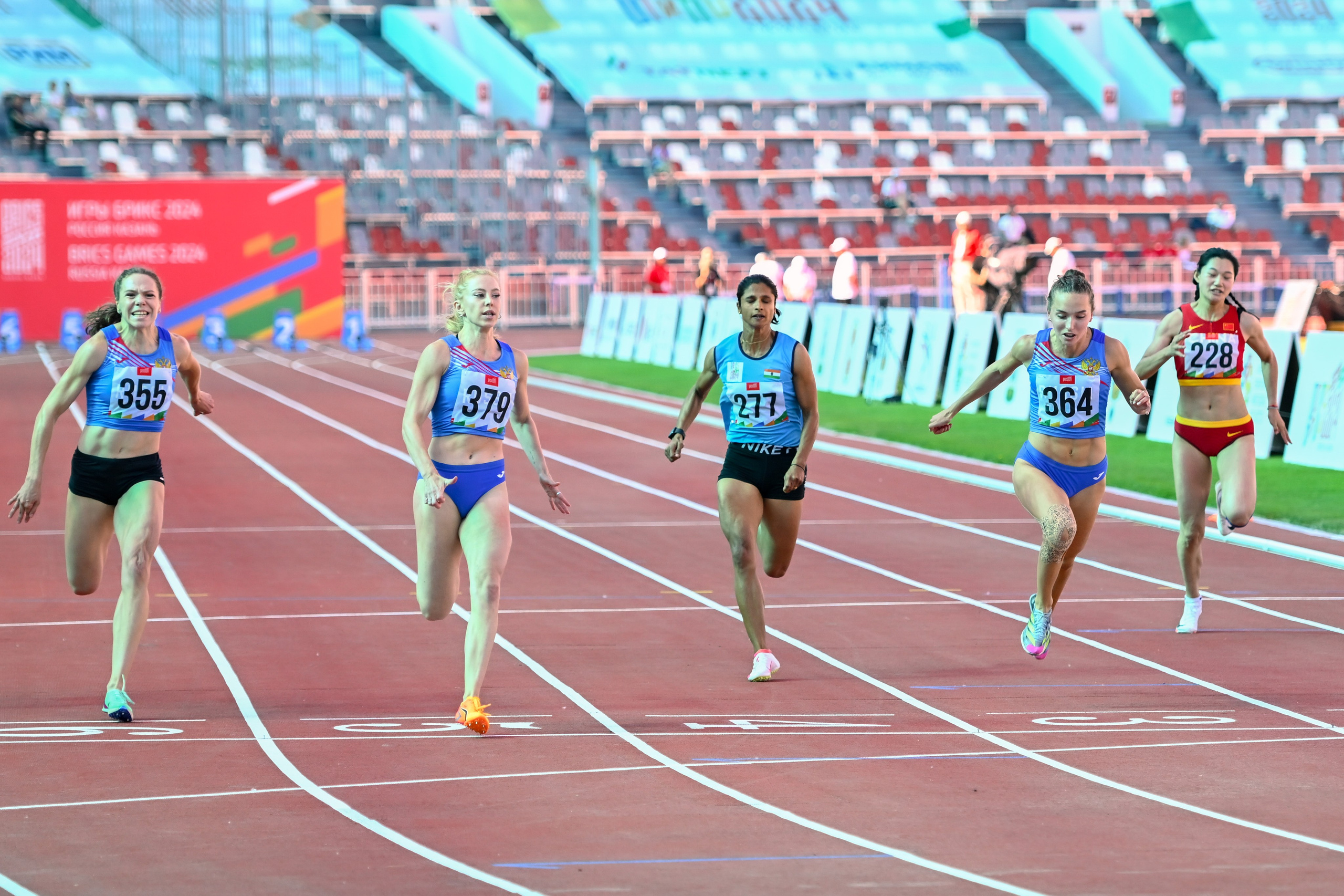 Легкая атлетика «Спортивные игры стран БРИКС». Спортивный и репортажный фотограф в Казани Вячеслав Сатонин