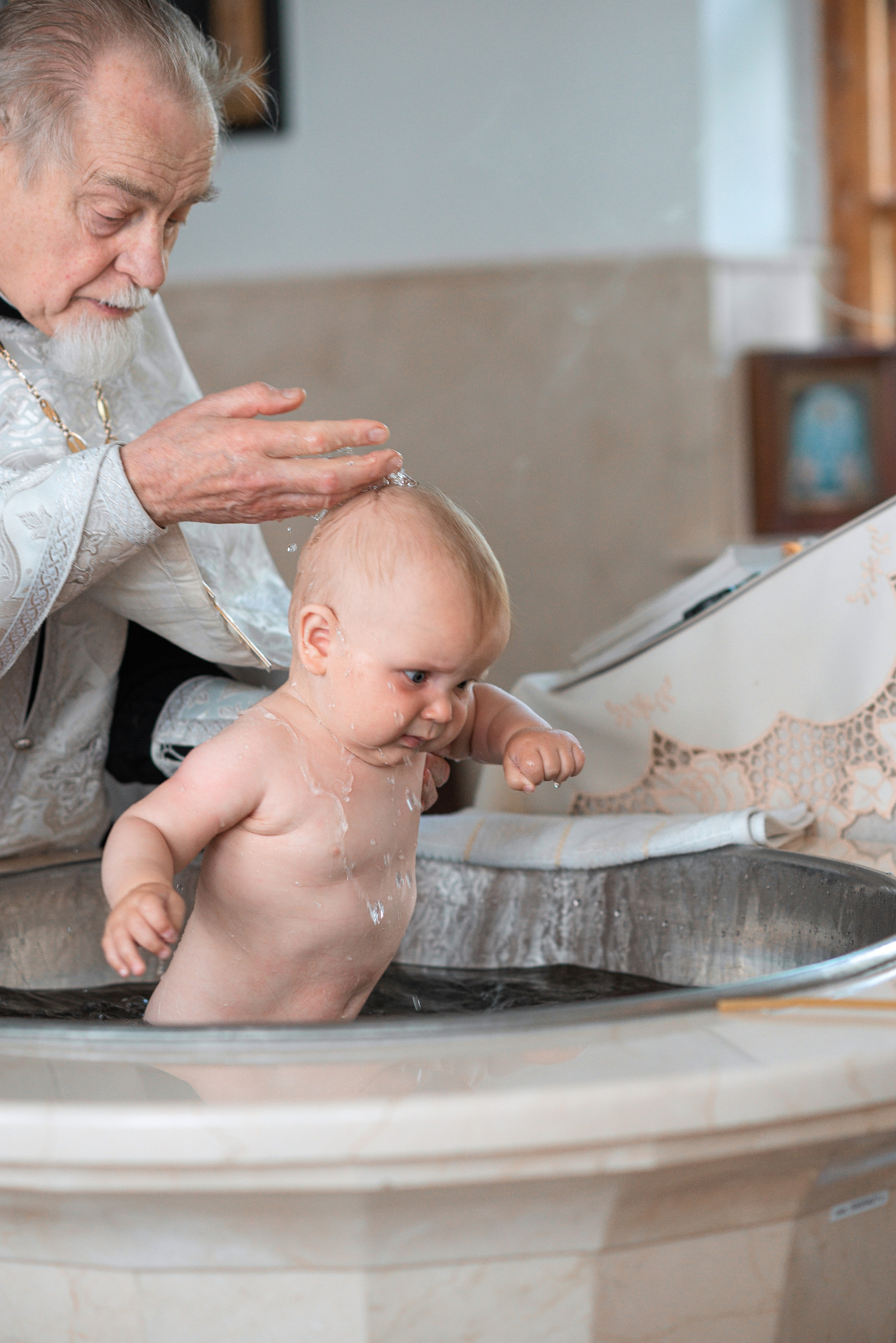 Крещение Марка в хр.Марии Магдалены. Семейный фотограф на выписку из роддома и крещение Минск Настя Гришук