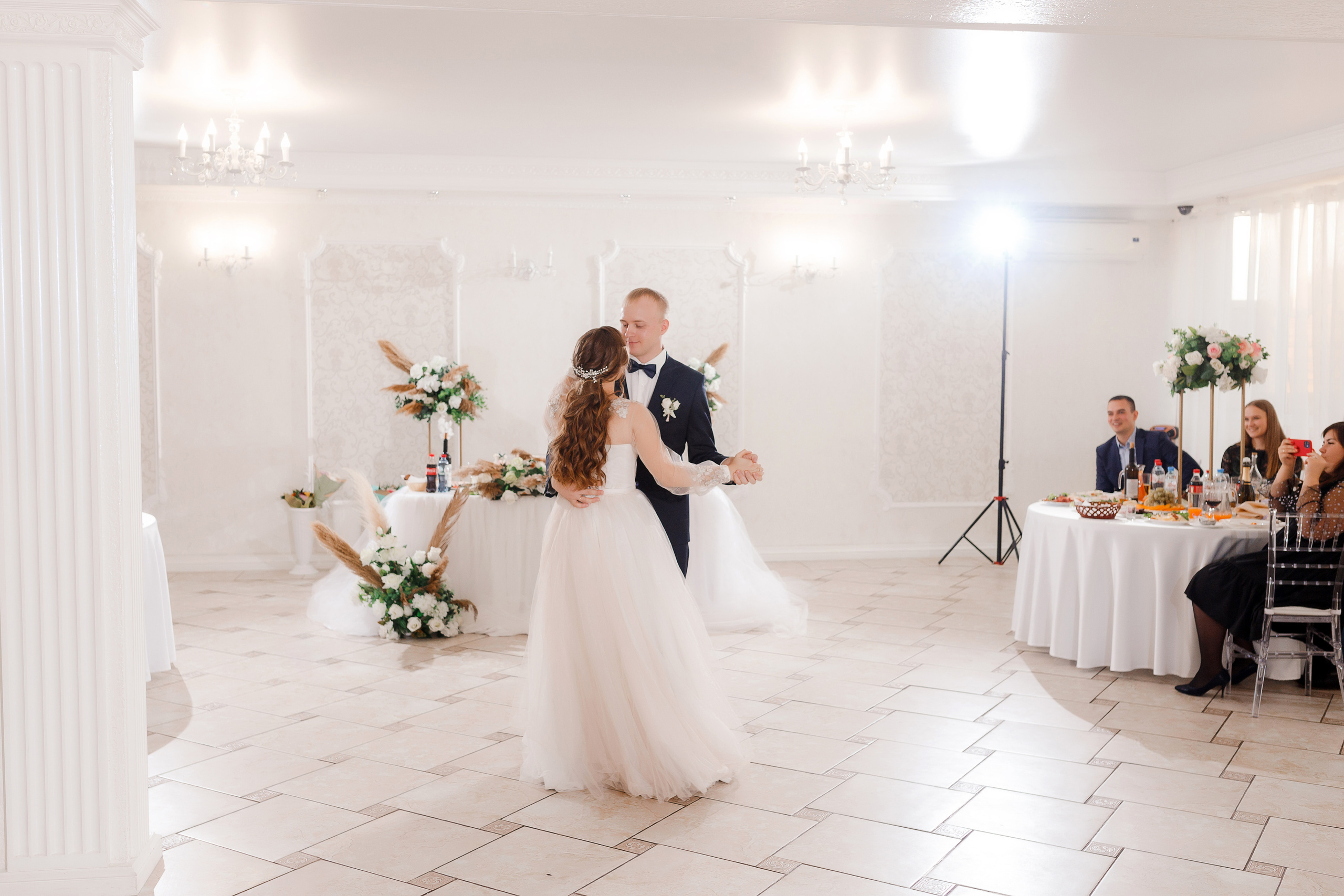 Фотосессия в новом загсе Твери. Свадебный и семейный фотограф в Твери и Тверской области