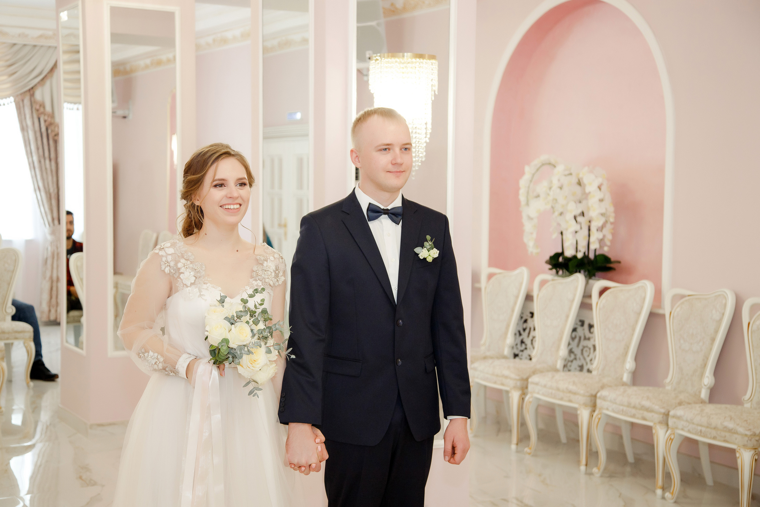 Фотосессия в новом загсе Твери. Свадебный и семейный фотограф в Твери и Тверской области