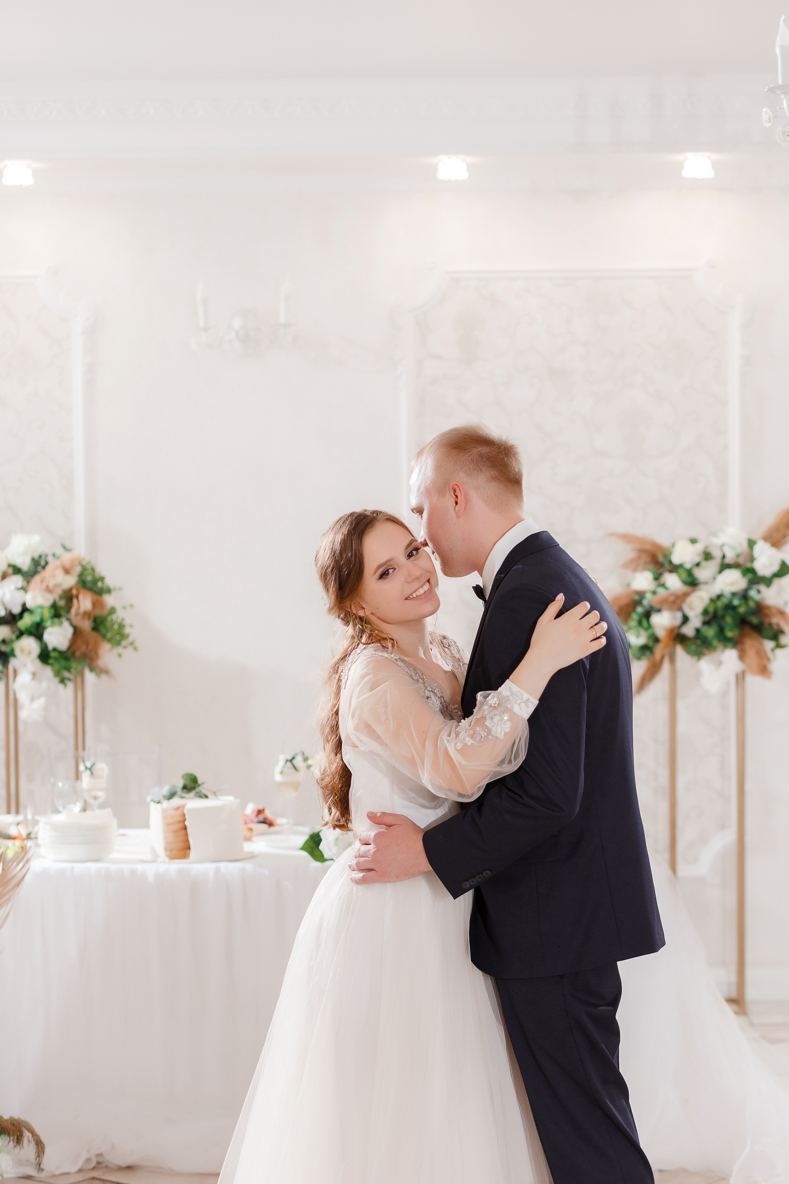 Фотосессия в новом загсе Твери. Свадебный и семейный фотограф в Твери и Тверской области