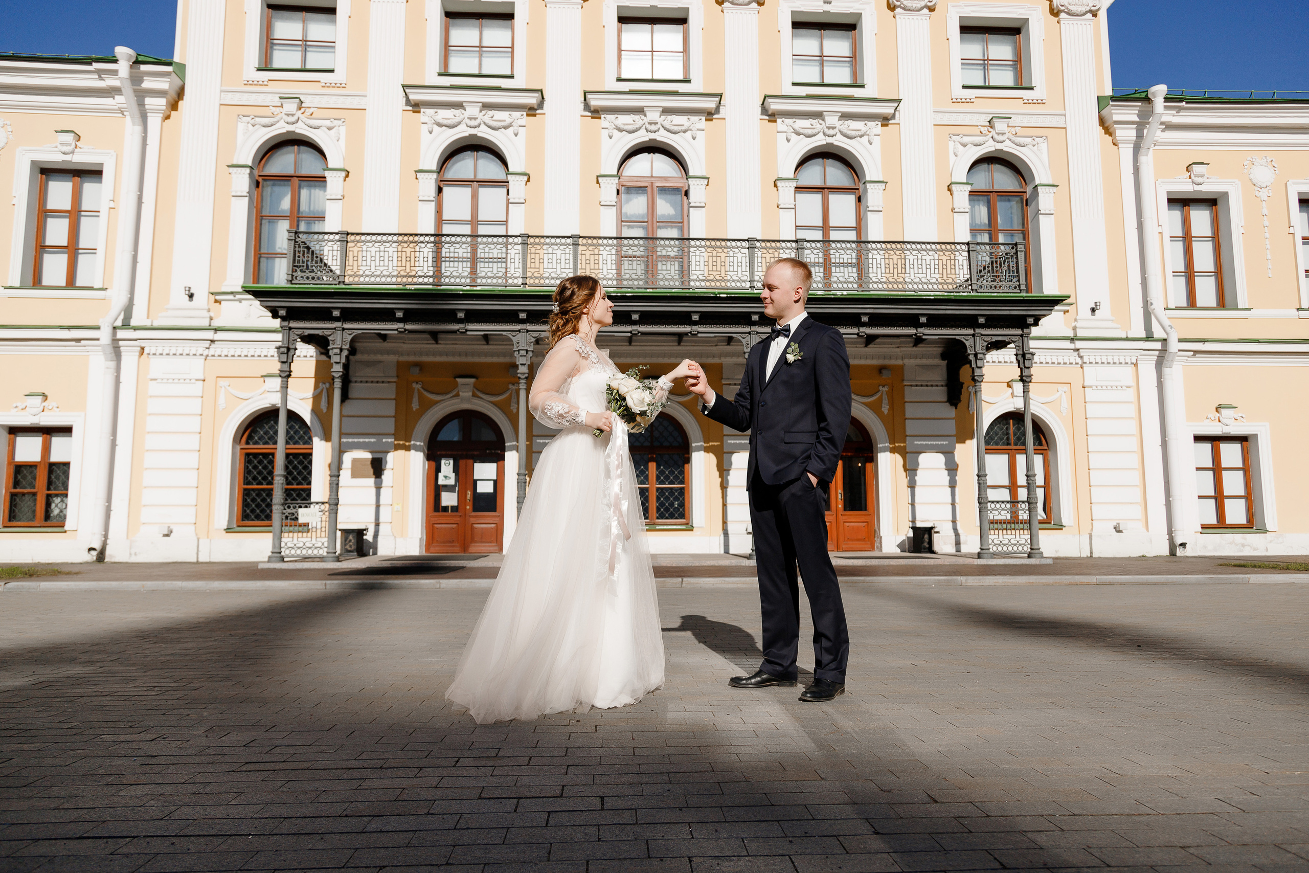 Фотосессия в новом загсе Твери. Свадебный и семейный фотограф в Твери и Тверской области