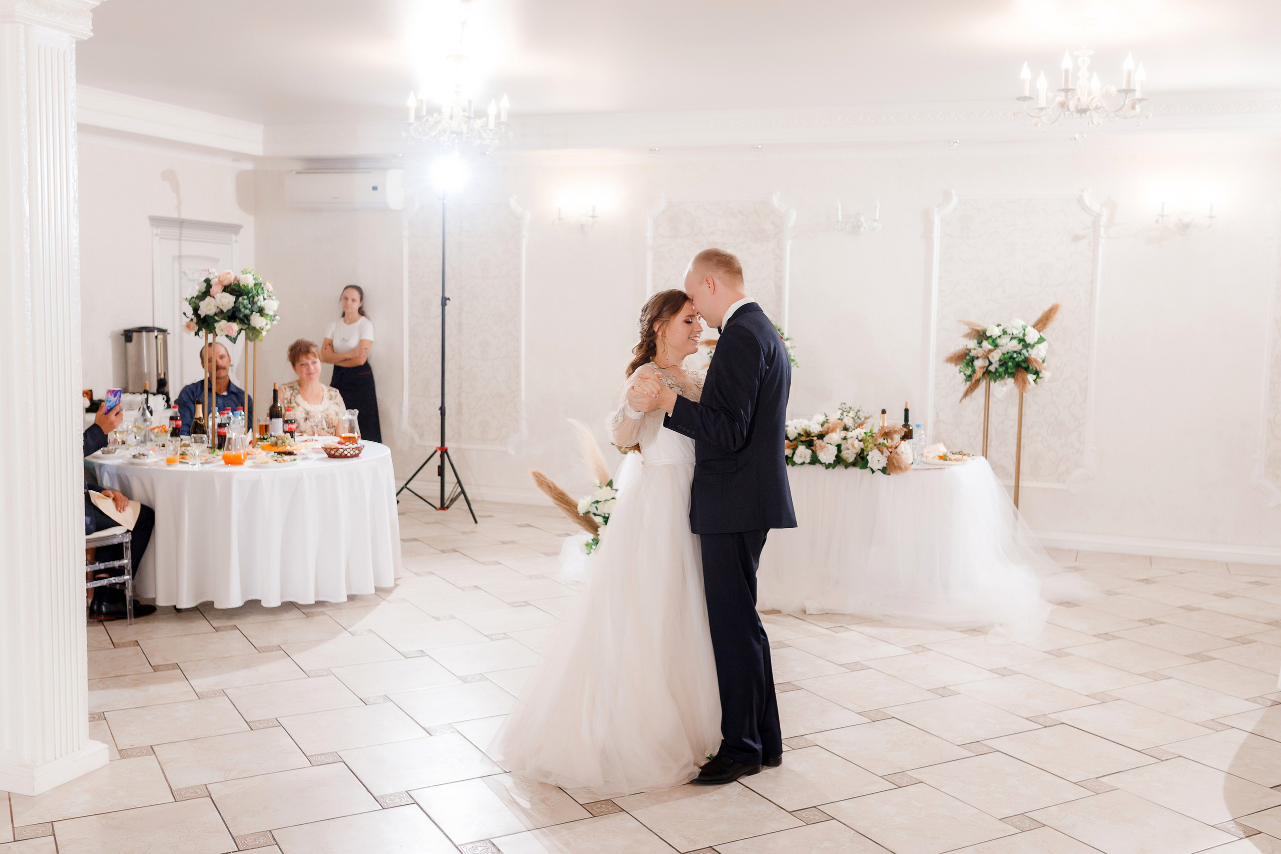 Фотосессия в новом загсе Твери. Свадебный и семейный фотограф в Твери и Тверской области