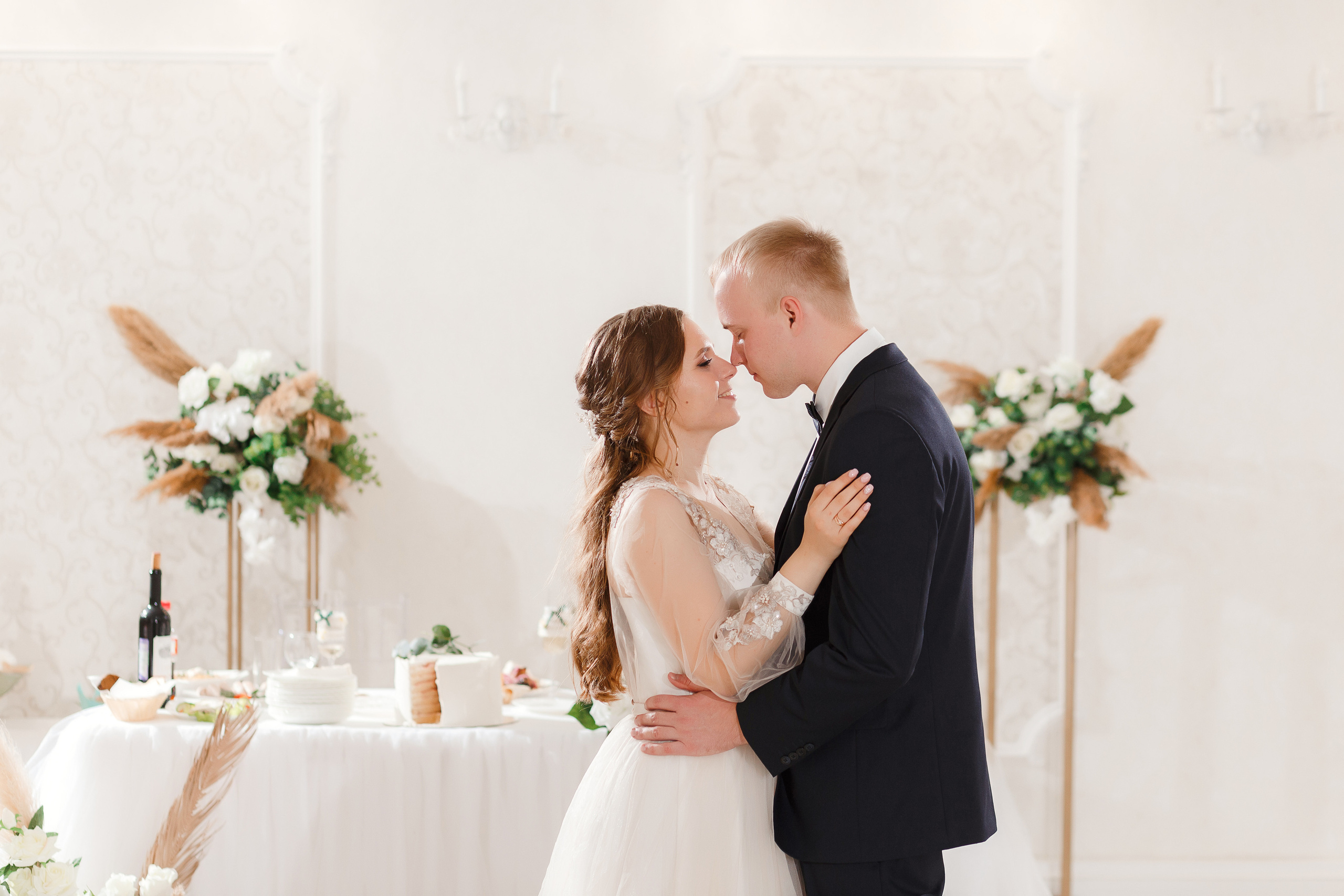 Фотосессия в новом загсе Твери. Свадебный и семейный фотограф в Твери и Тверской области