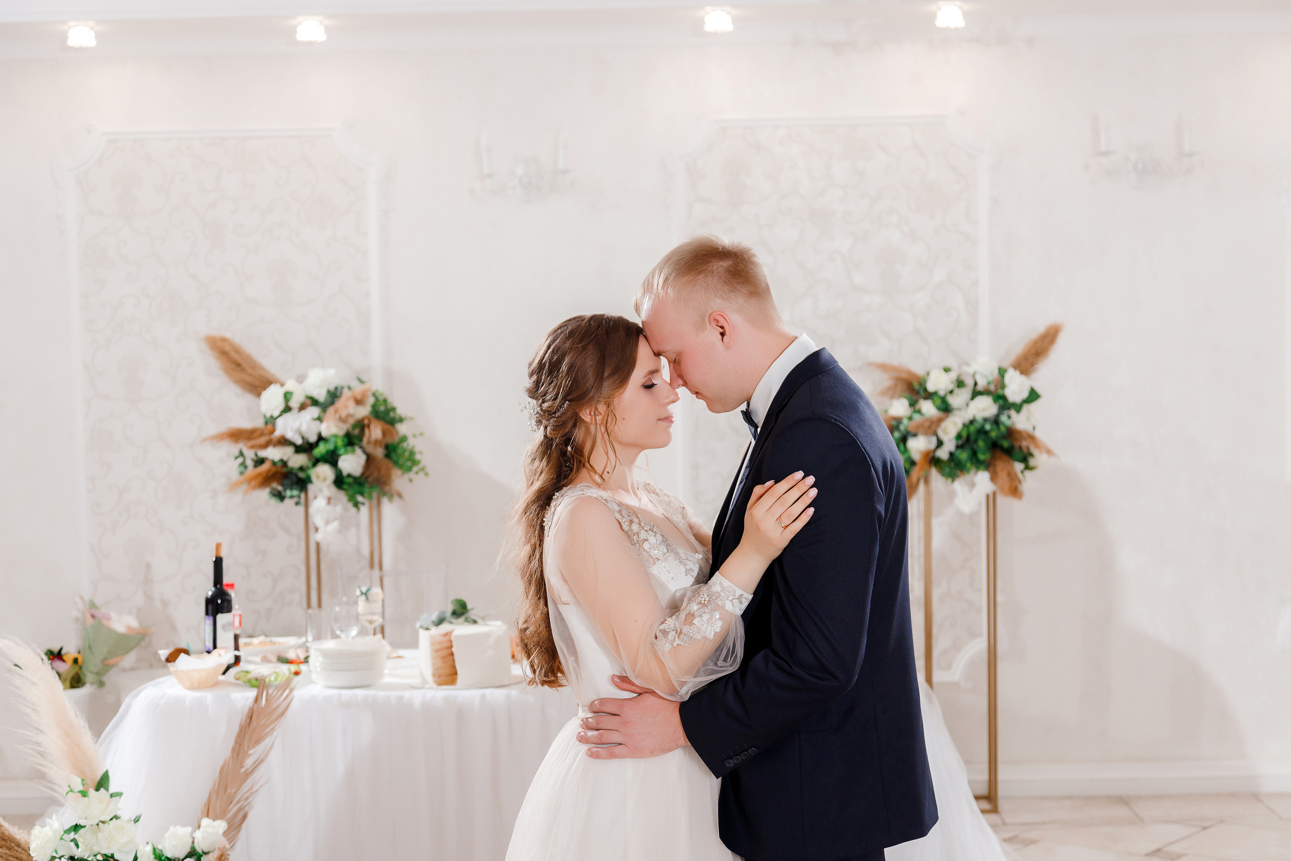 Фотосессия в новом загсе Твери. Свадебный и семейный фотограф в Твери и Тверской области