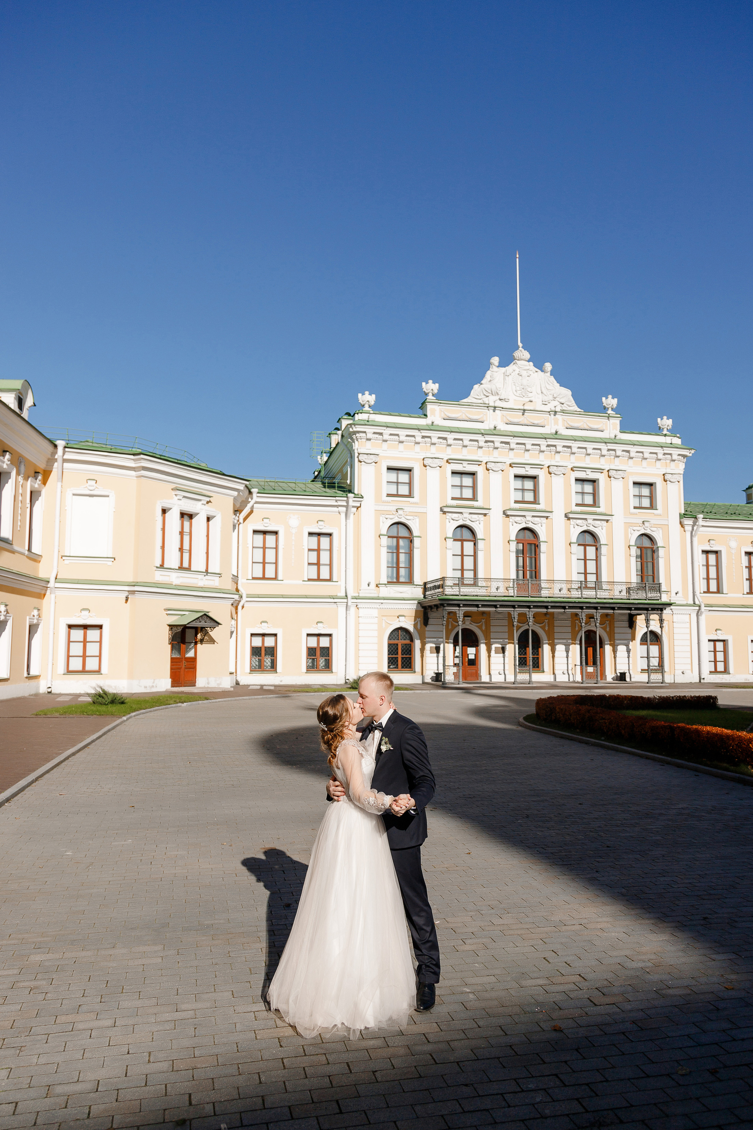 Фотосессия в новом загсе Твери. Свадебный и семейный фотограф в Твери и Тверской области