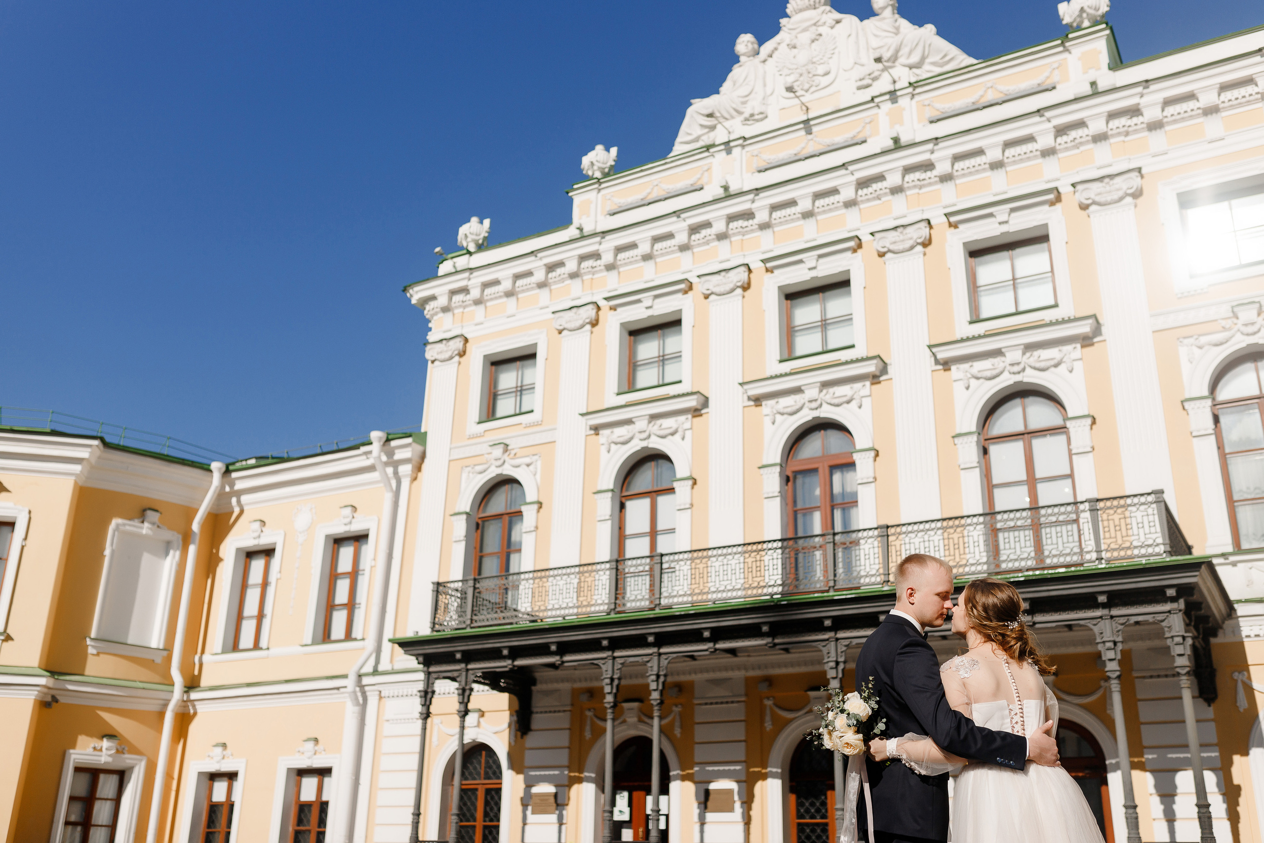 Фотосессия в новом загсе Твери. Свадебный и семейный фотограф в Твери и Тверской области