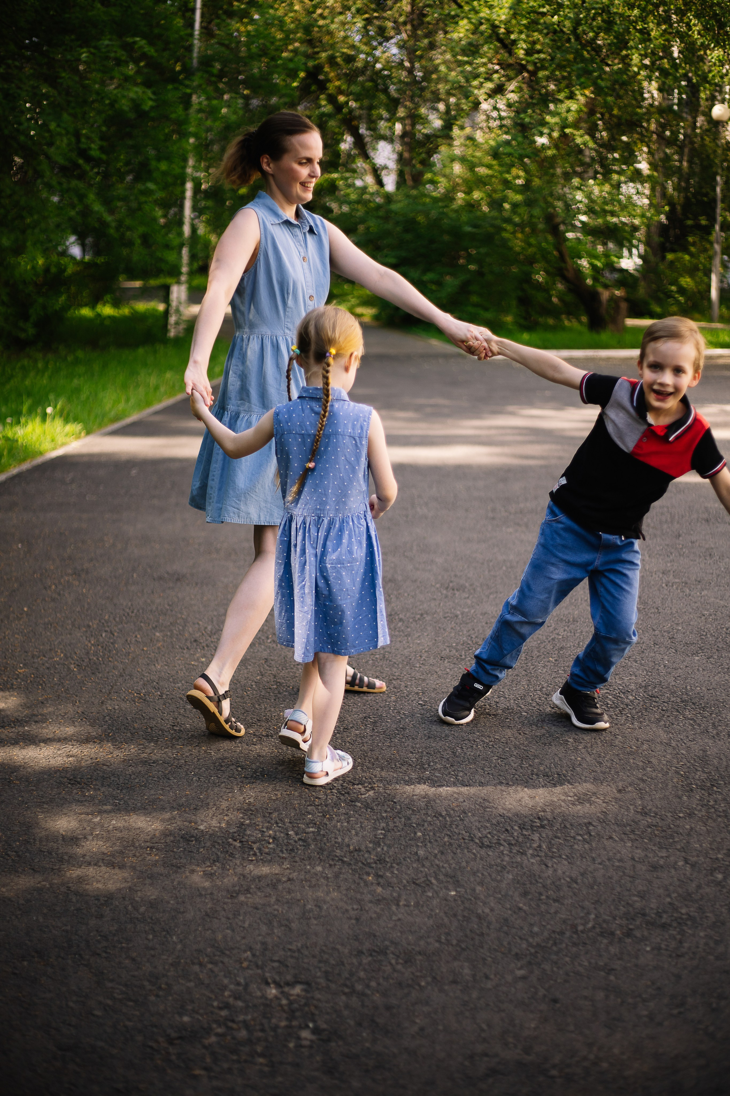Летняя прогулка в Ботаническом саду города Томска. Семейный фотограф в Томске Максимова Екатерина
