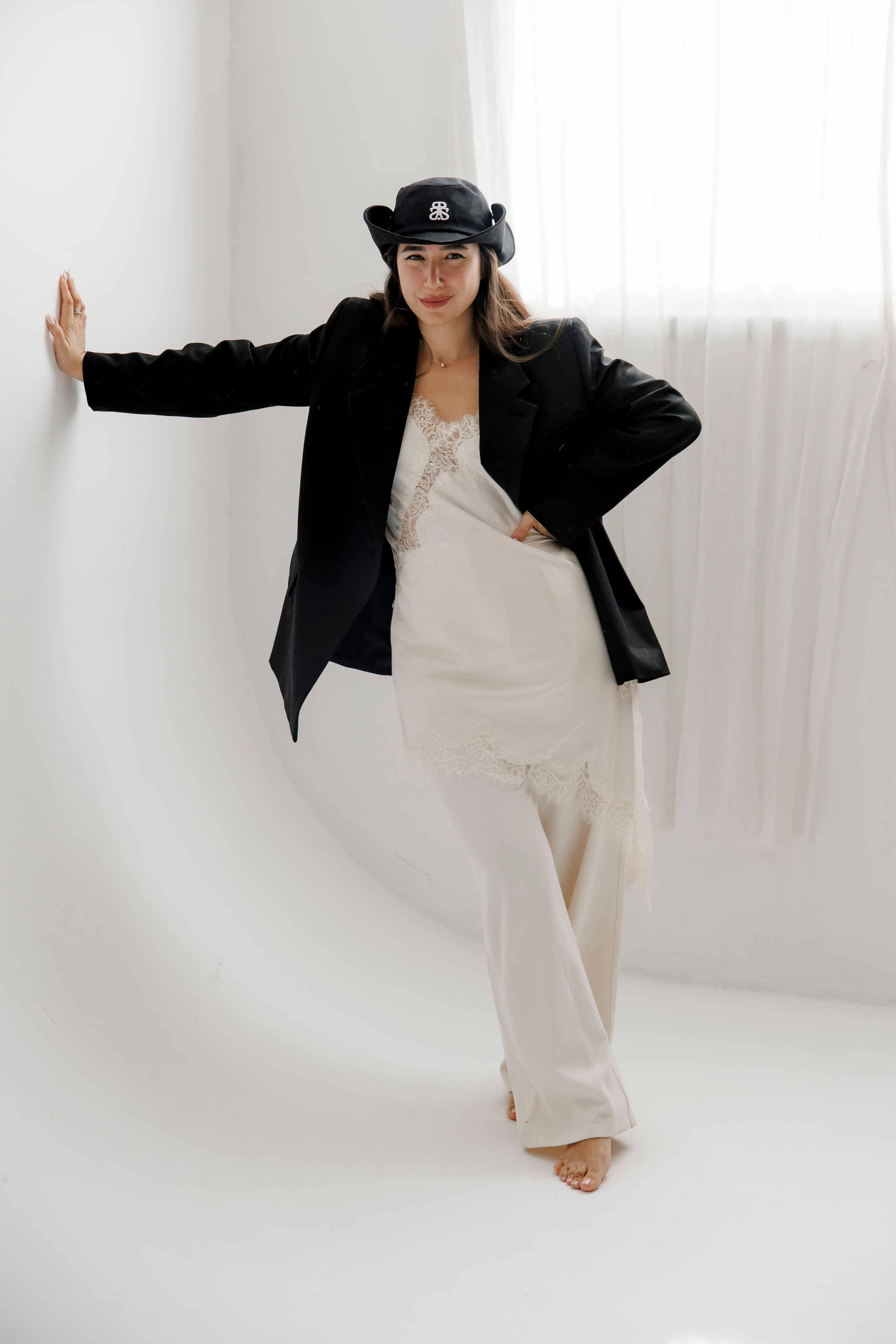 Family photoshoot inside the studio. Wedding and family photographer