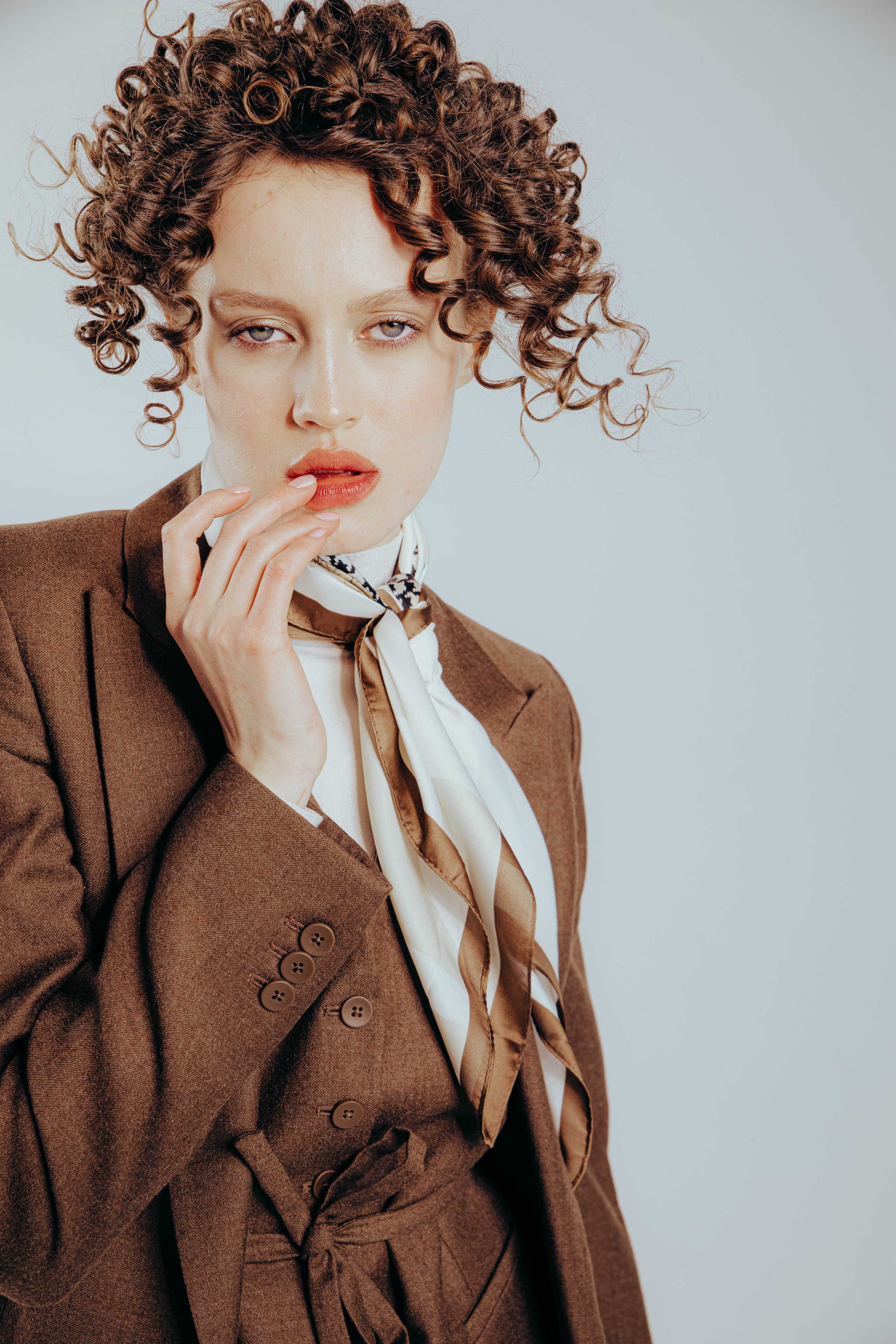 Съёмка в помещении. Портретный и свадебный фотограф Карина Лунёва